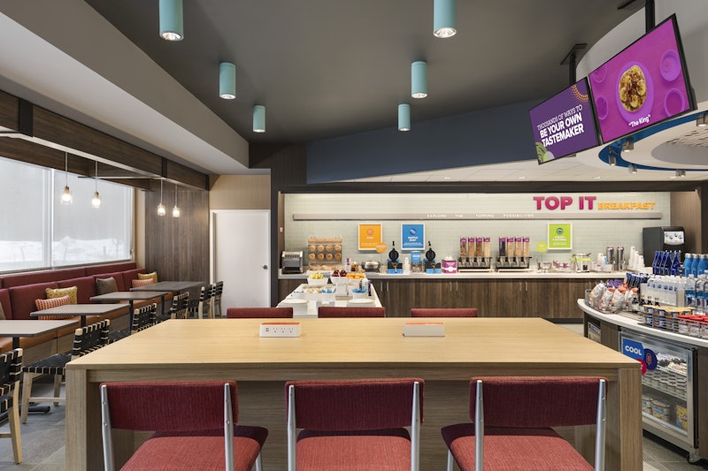 Tru by Hilton Albany Airport