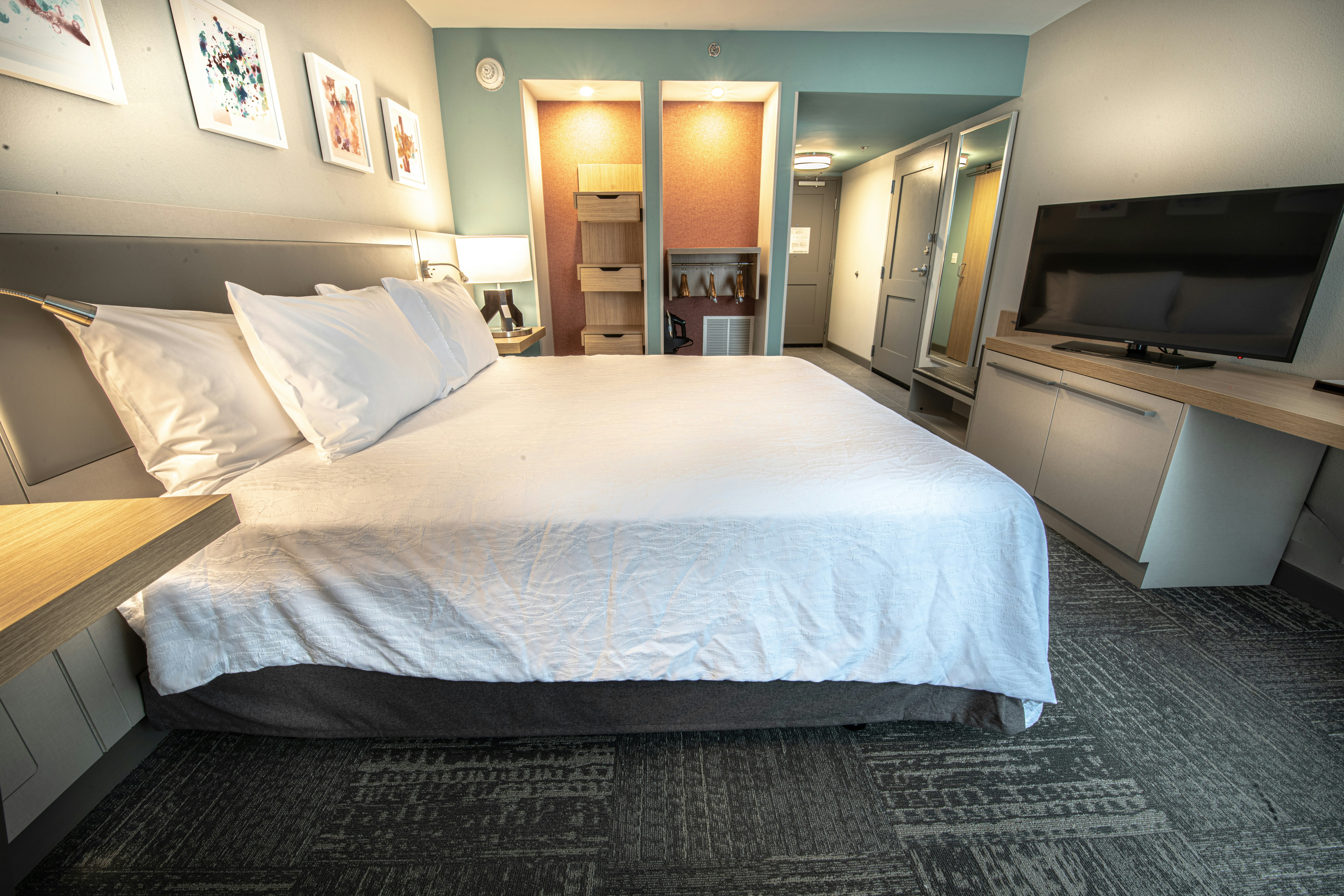 1 KG BED ACC RM W/BATHTUB