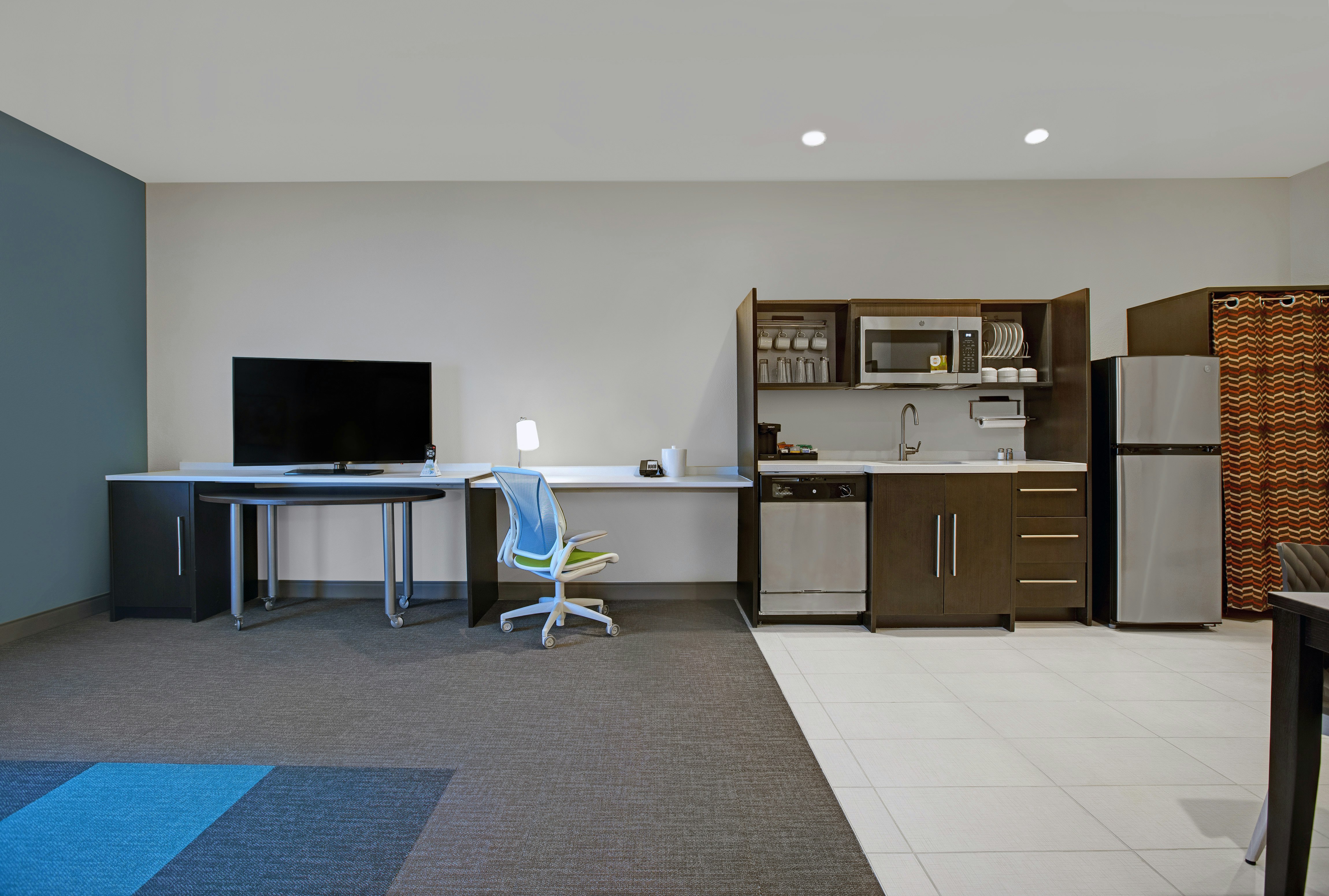 1 KING 1BDRM SUITE NONSMOK