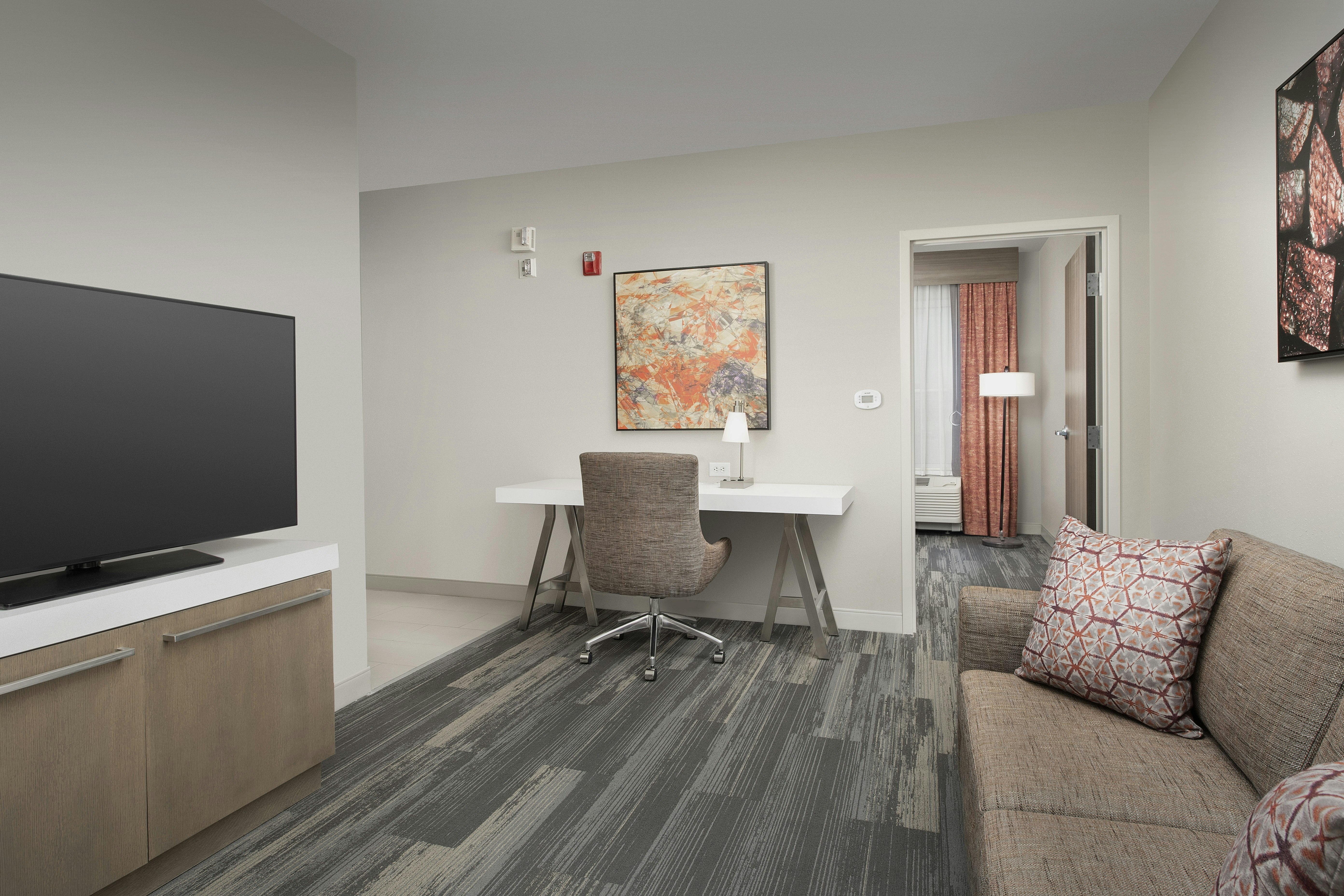1KNG 1 BDRM MOB/HR ACC TUB