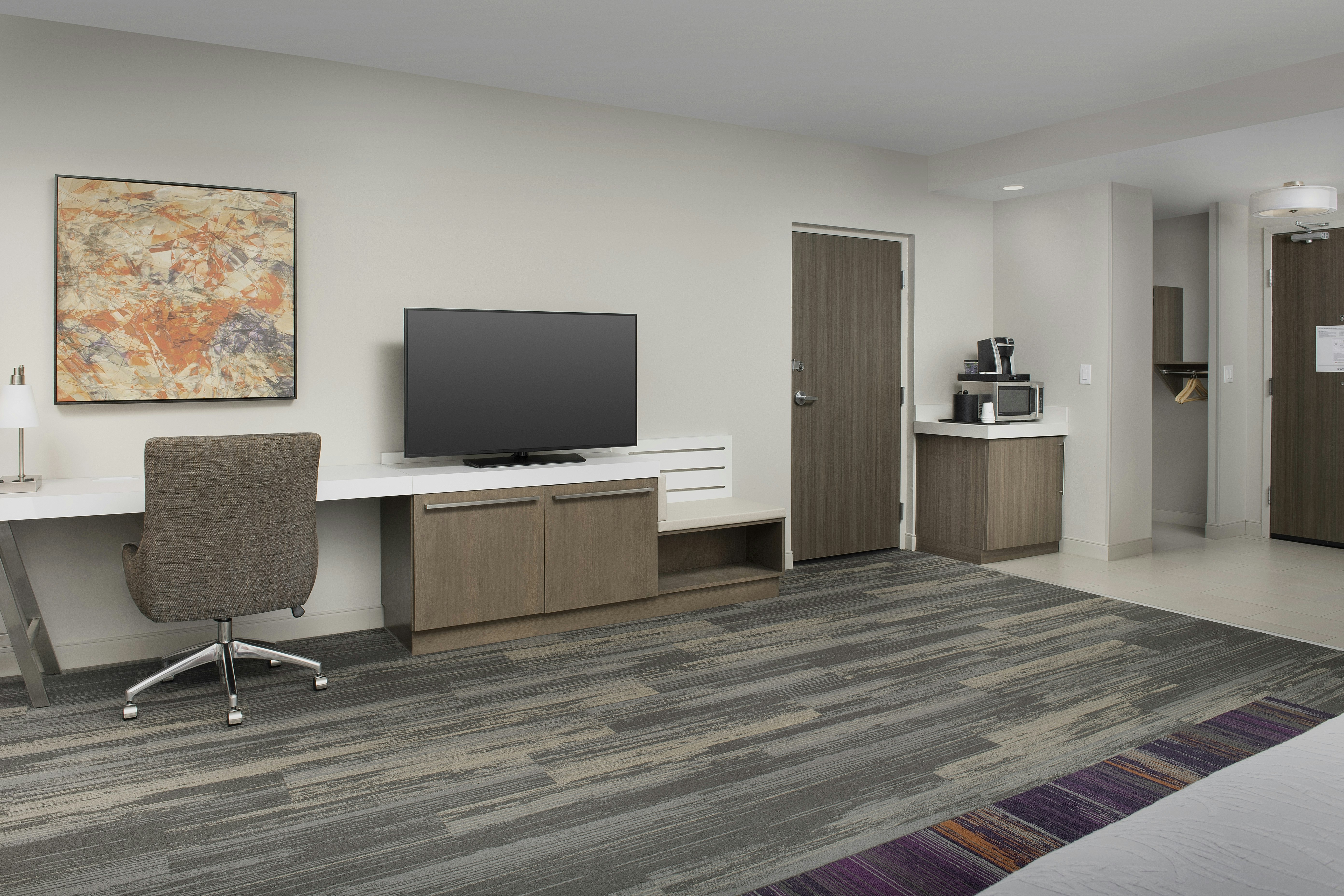 1 KG BED ACC RM W/BATHTUB