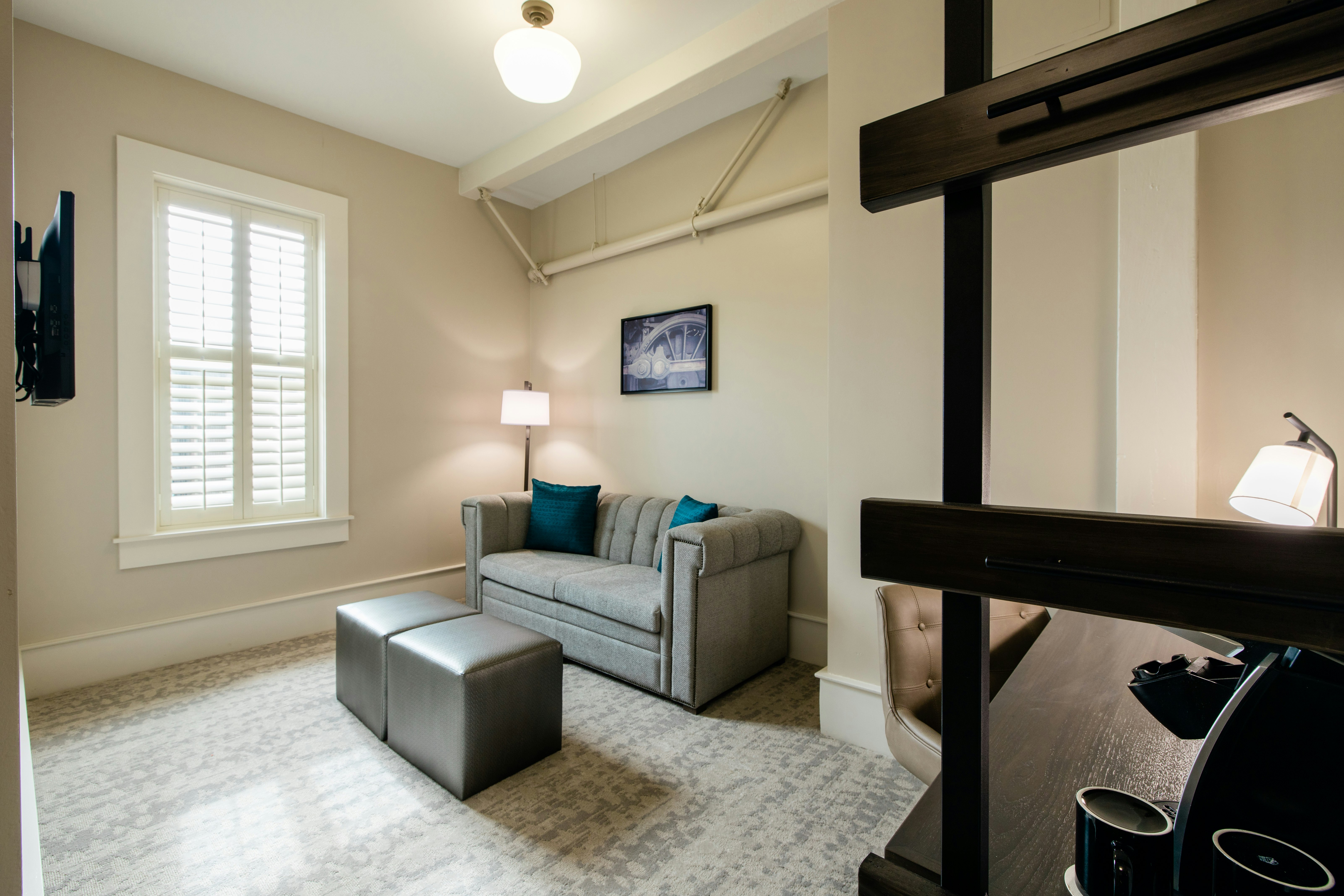 1 KING BED 1 BEDROOM SUITE