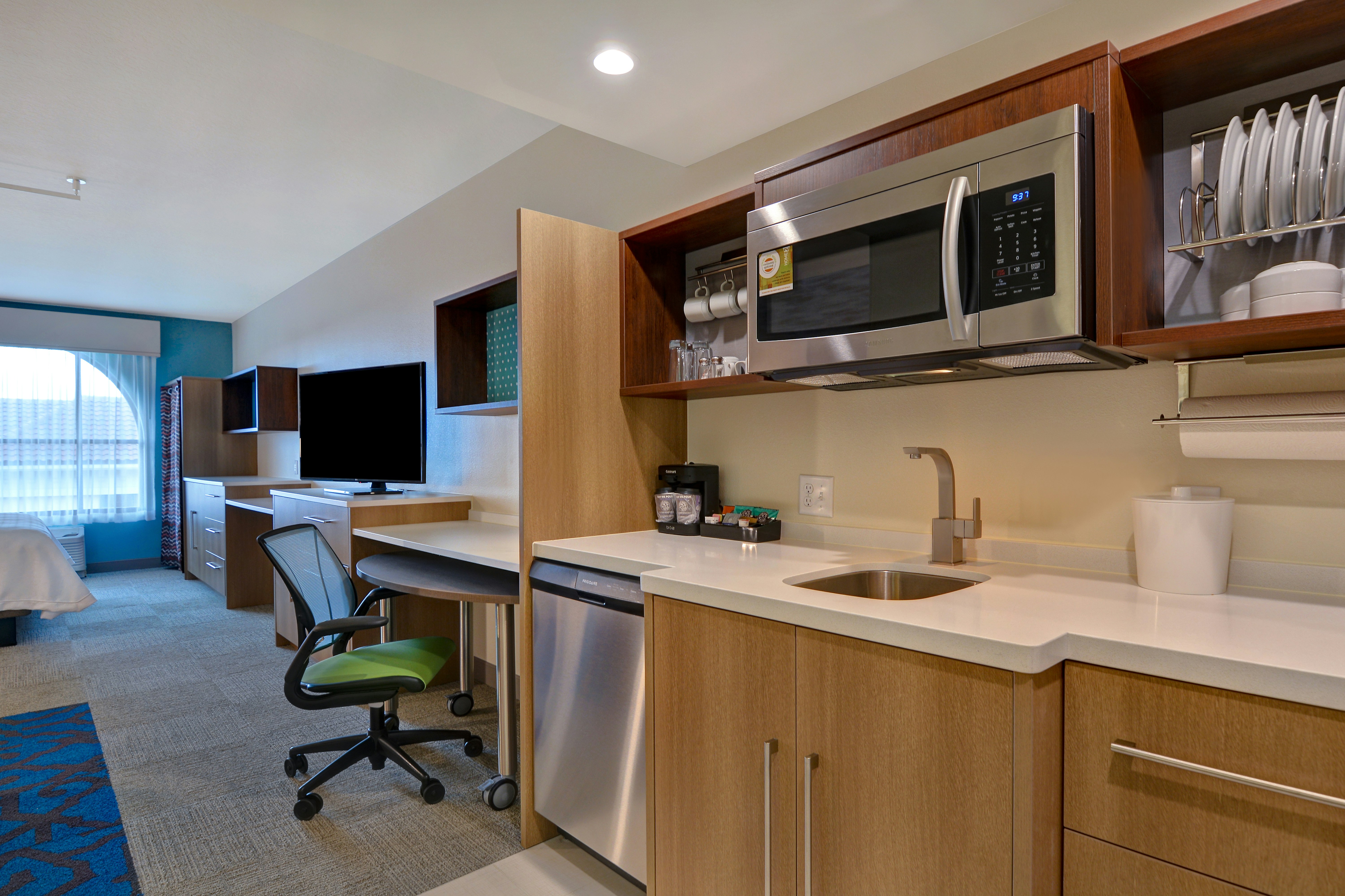 Home2 Suites by Hilton Orlando at FLAMINGO CROSSINGS Town Center