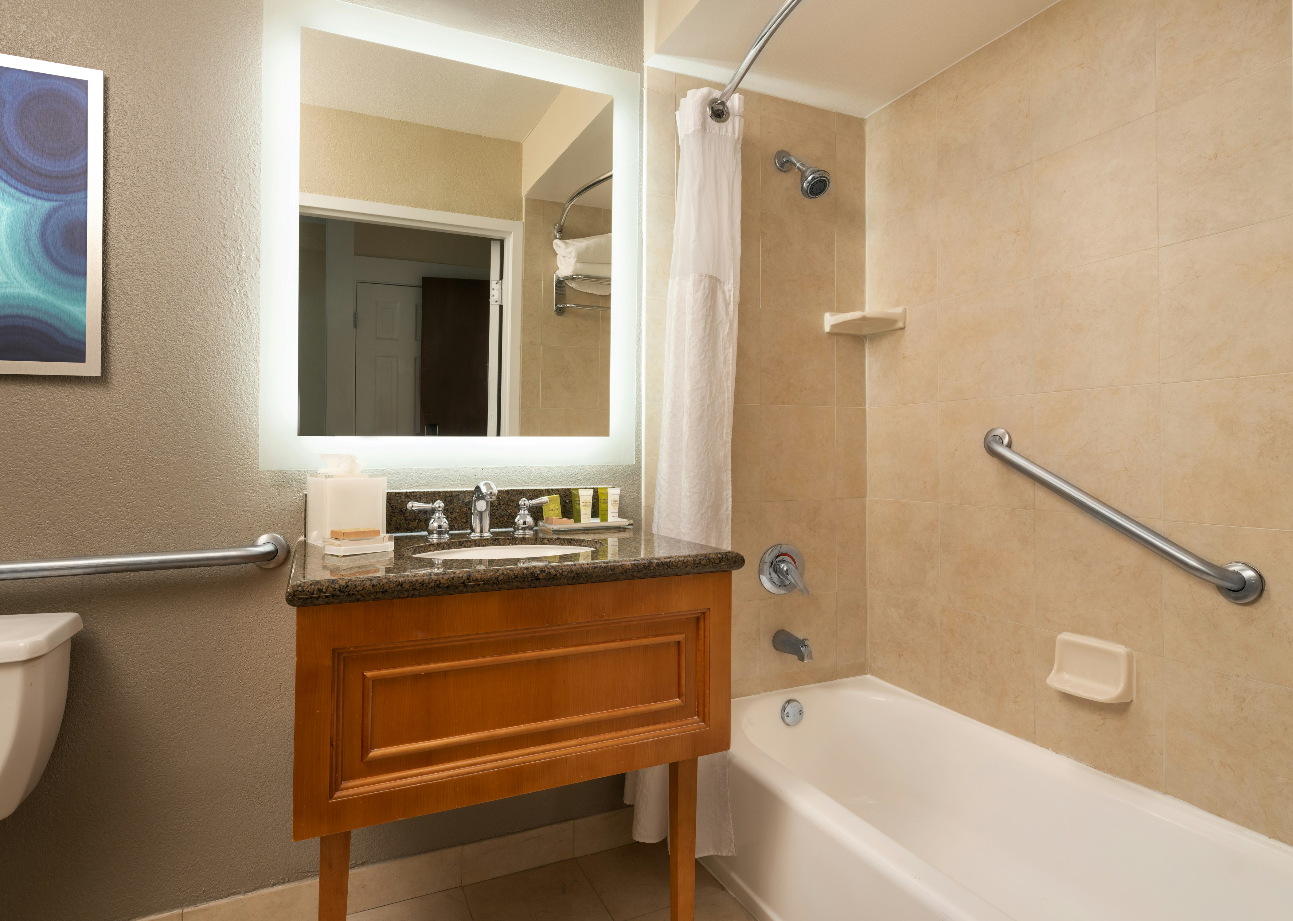 2 DOUBLE ACC W/BATHTUB