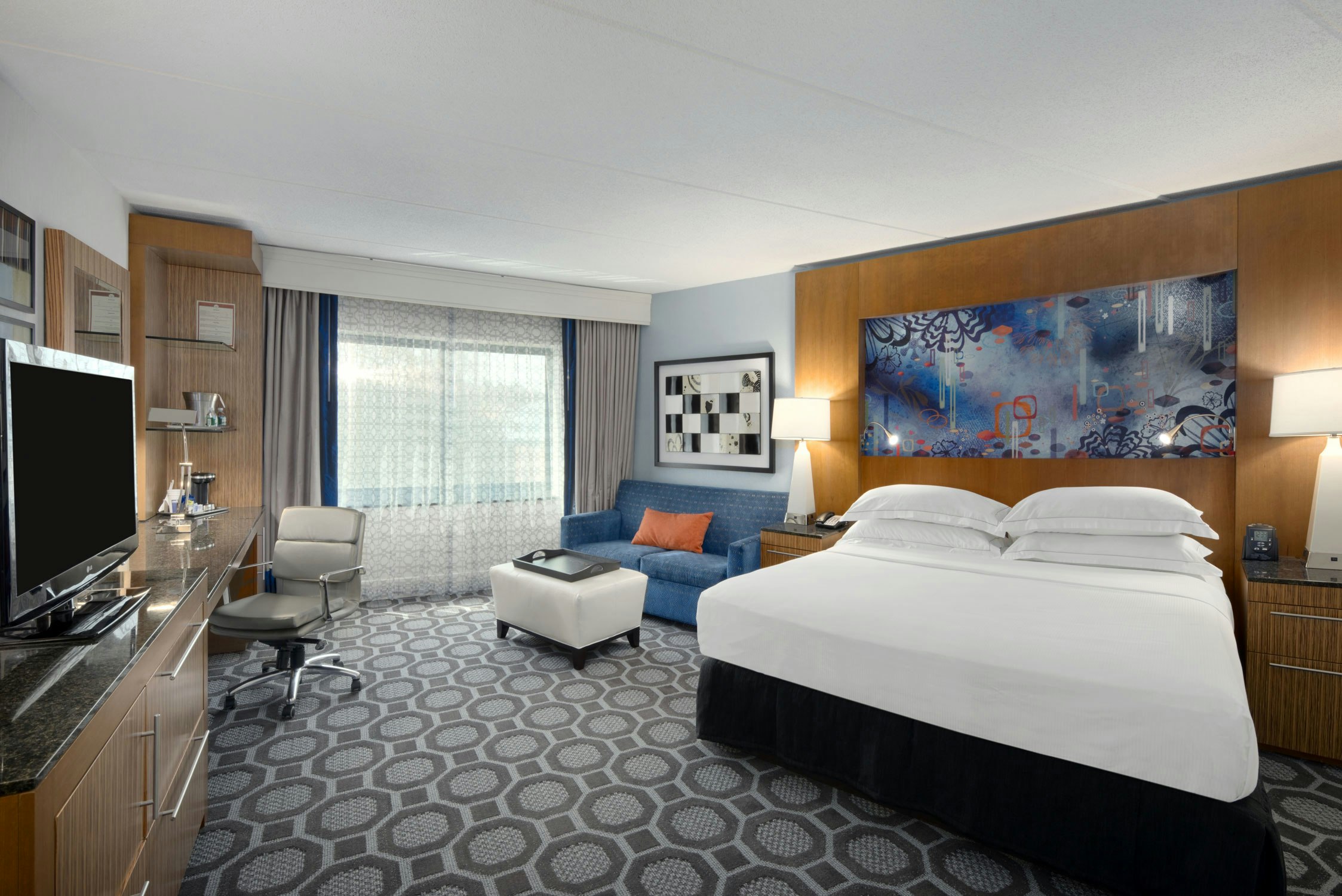 1 KING BED W/ PULLOUT SOFA