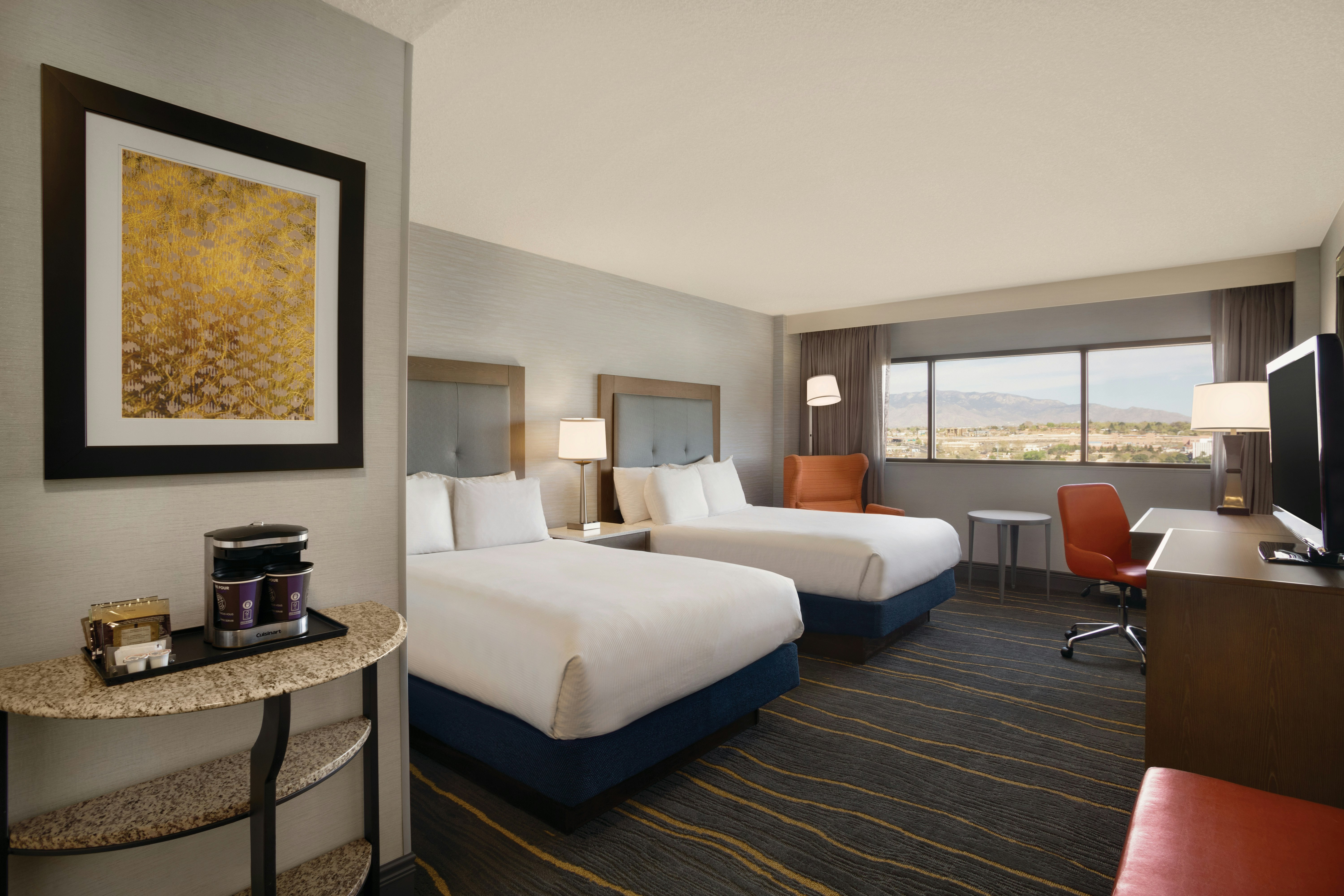 2 DBLE BEDS MOUNTAIN VIEW