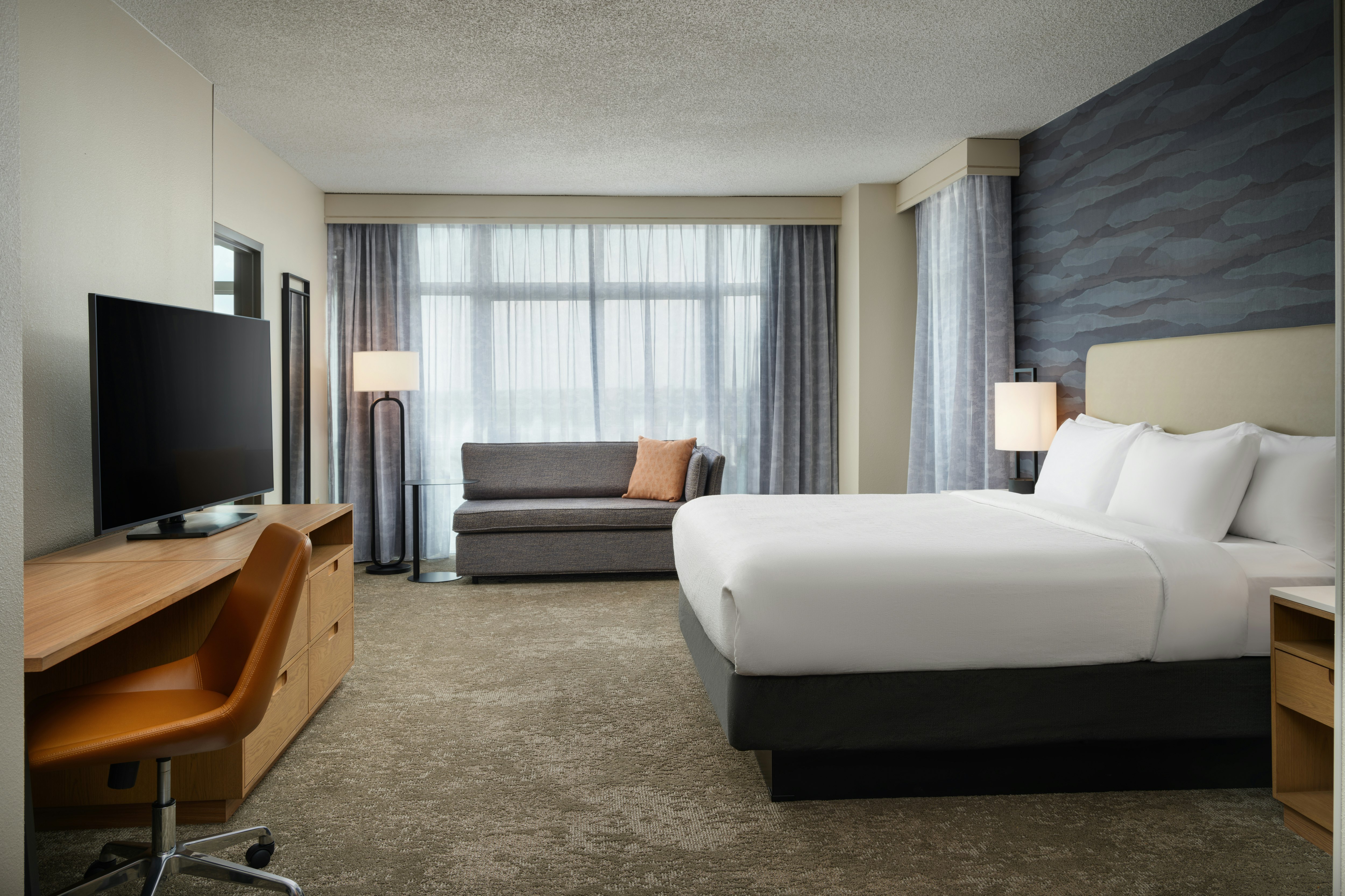 Embassy Suites by Hilton Charleston Airport Hotel & Convention Center