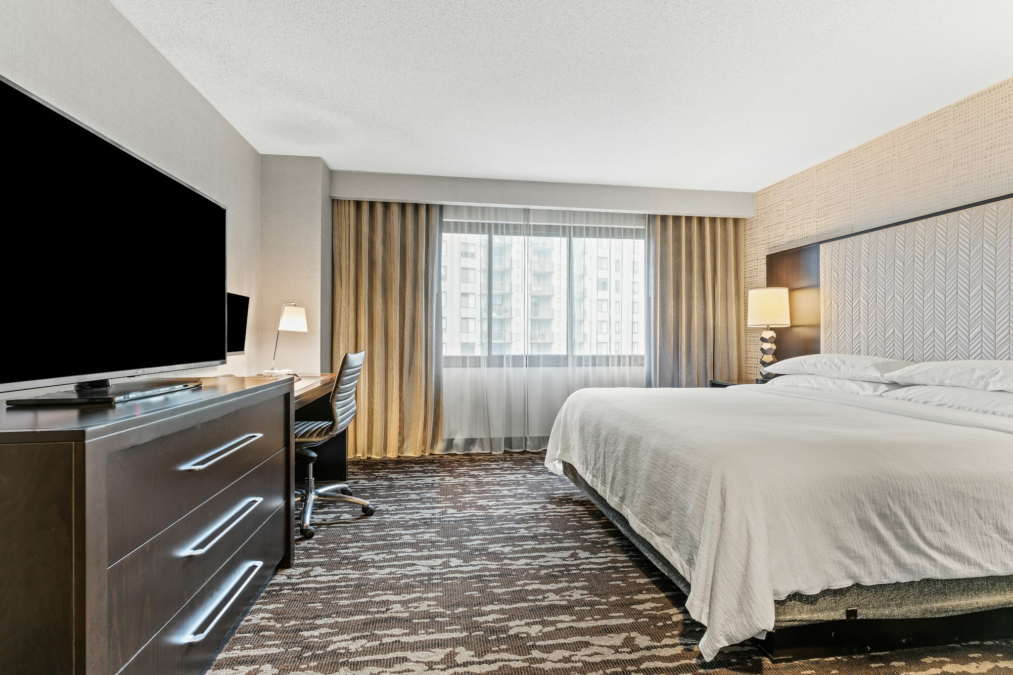 Embassy Suites by Hilton Crystal City National Airport
