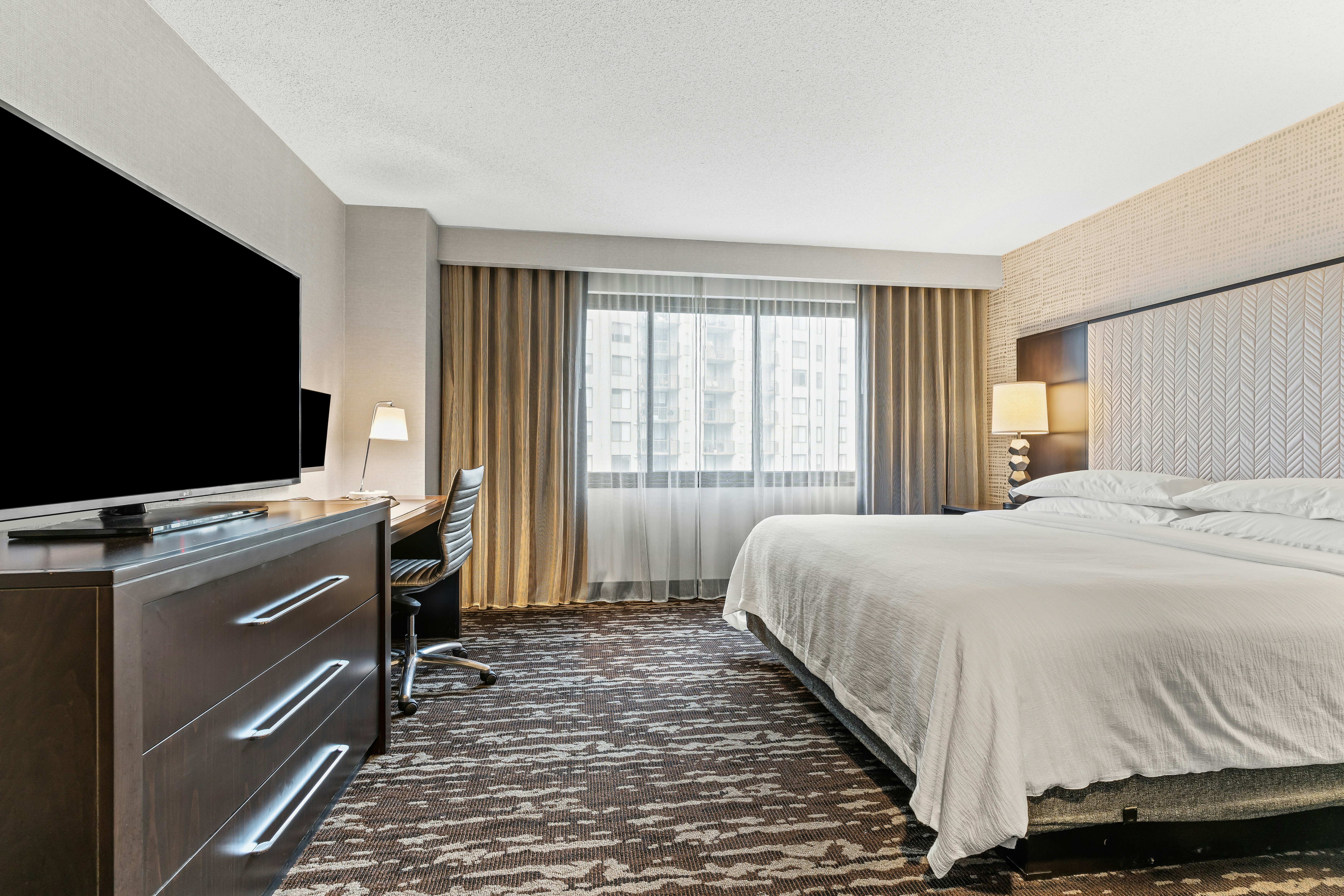 Embassy Suites by Hilton Crystal City National Airport
