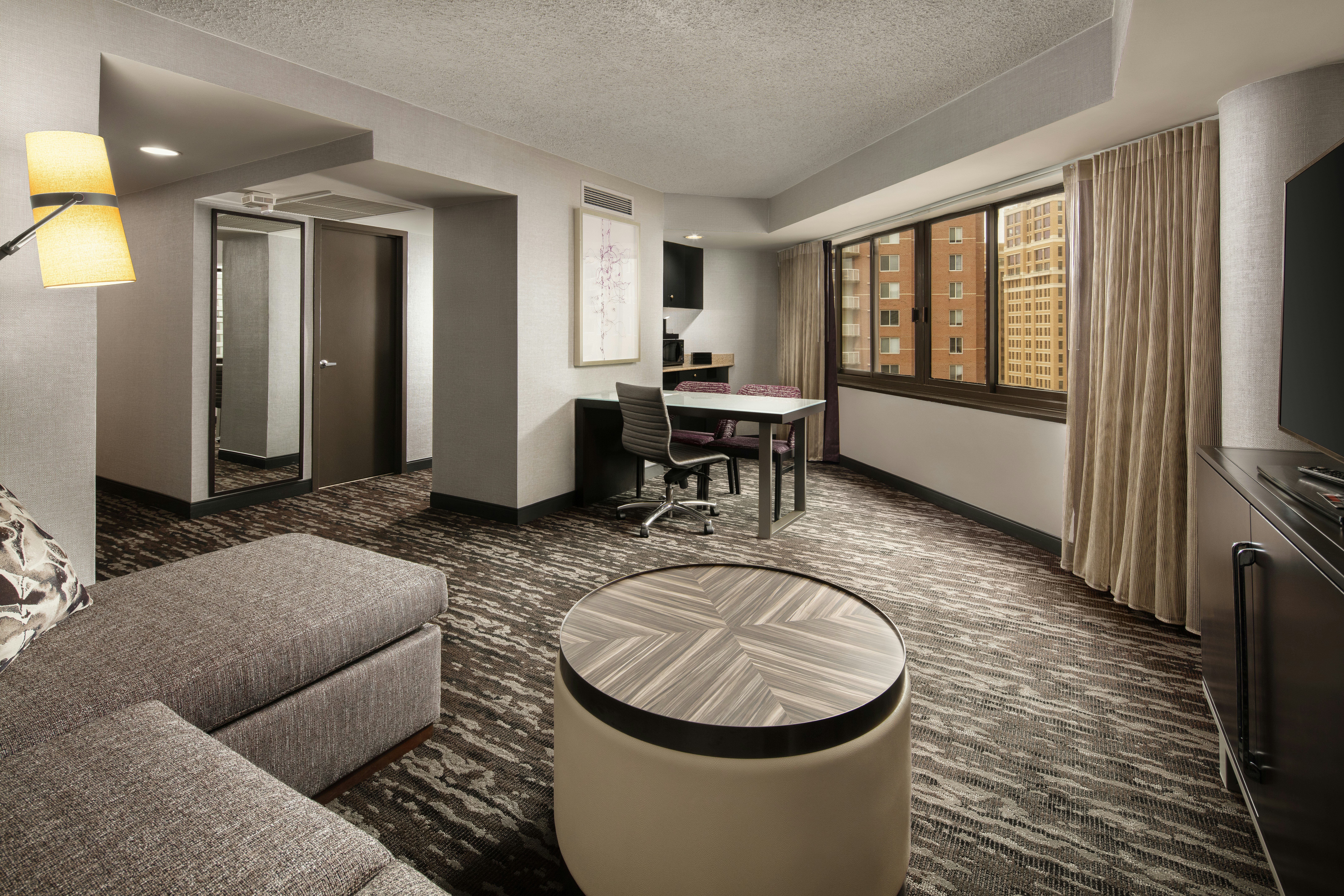 2 DOUBLE BEDS CORNER SUITE