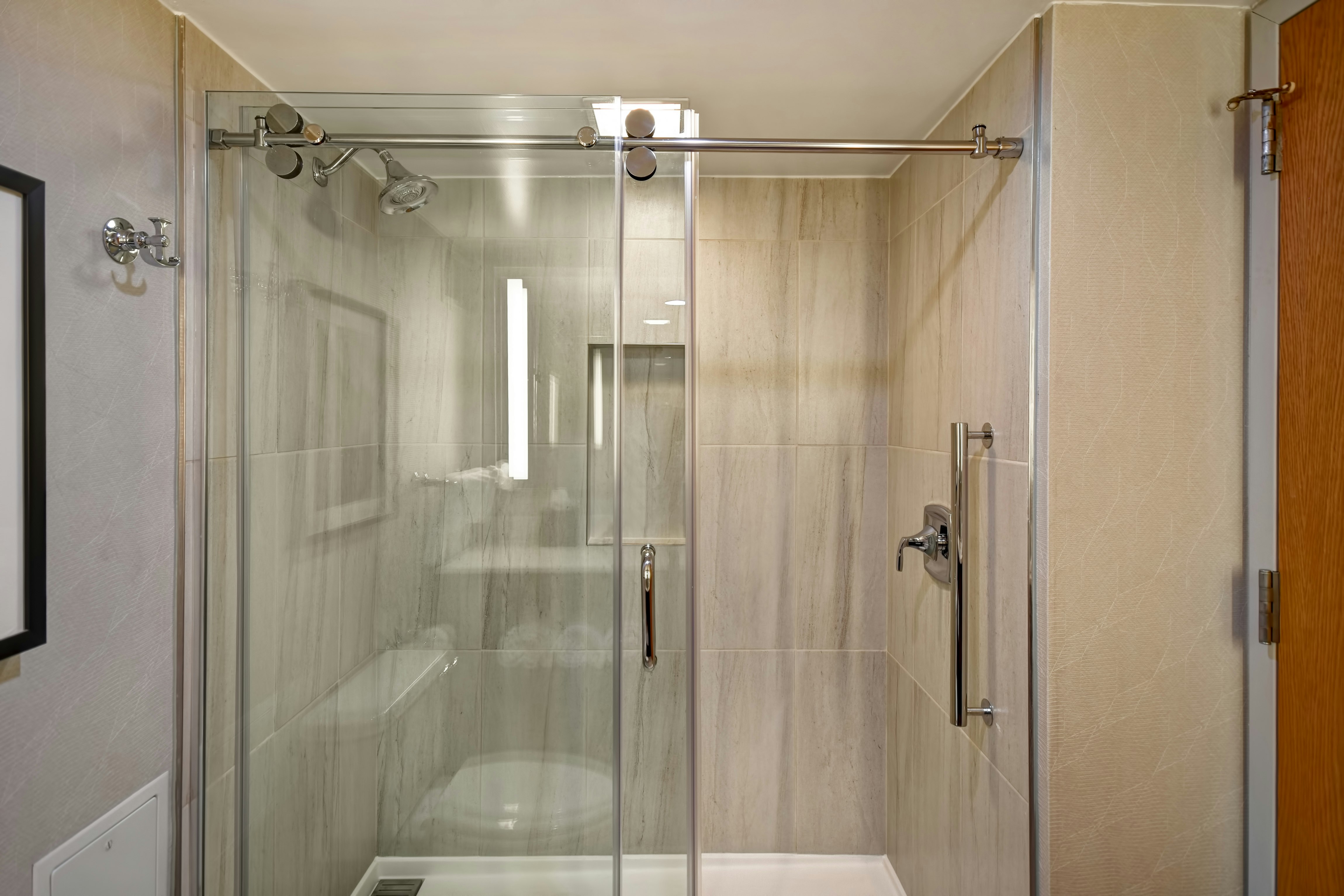 1 KING CORNER NS-567 SQFT
