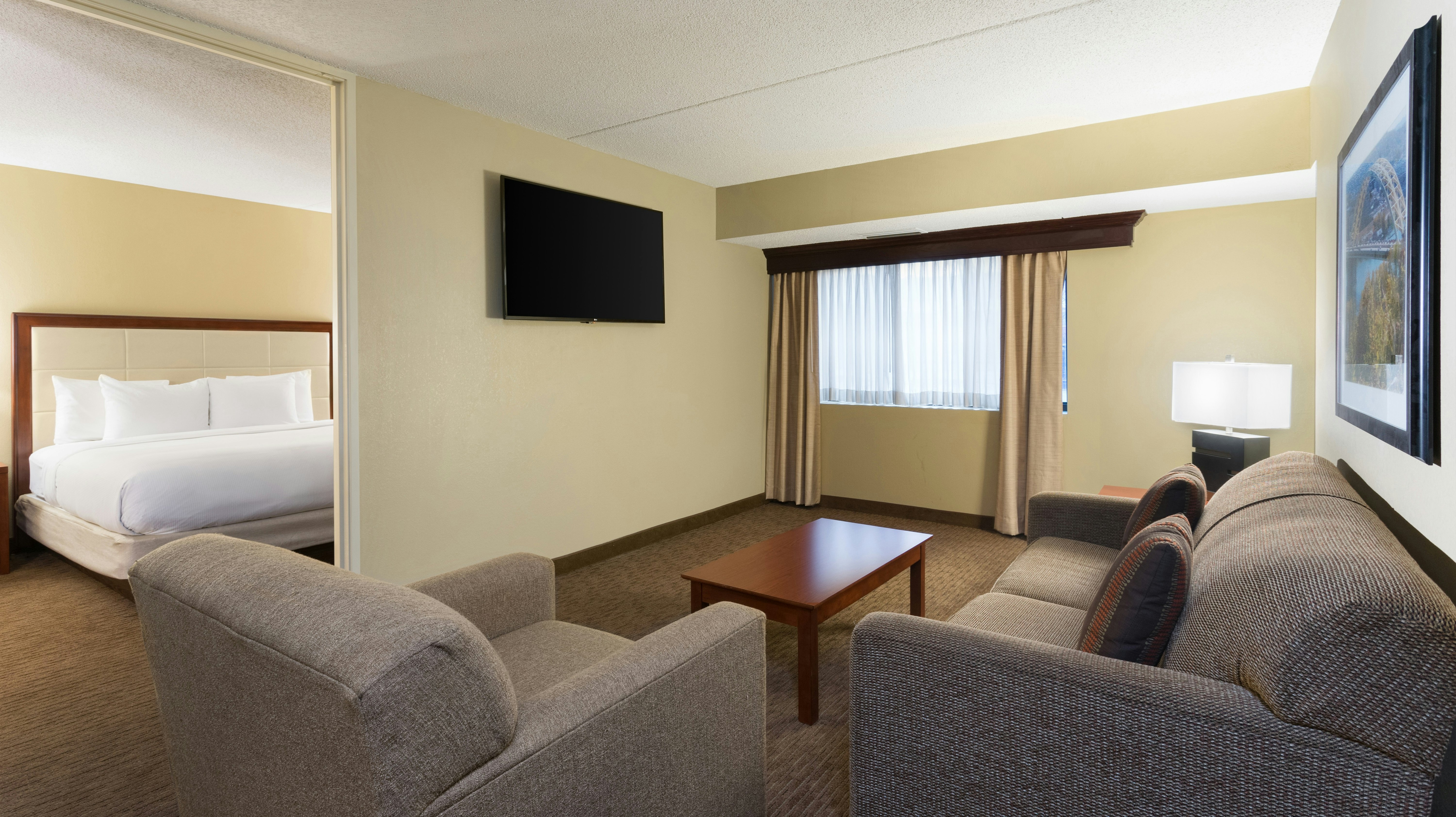 EXECUTIVE SUITE