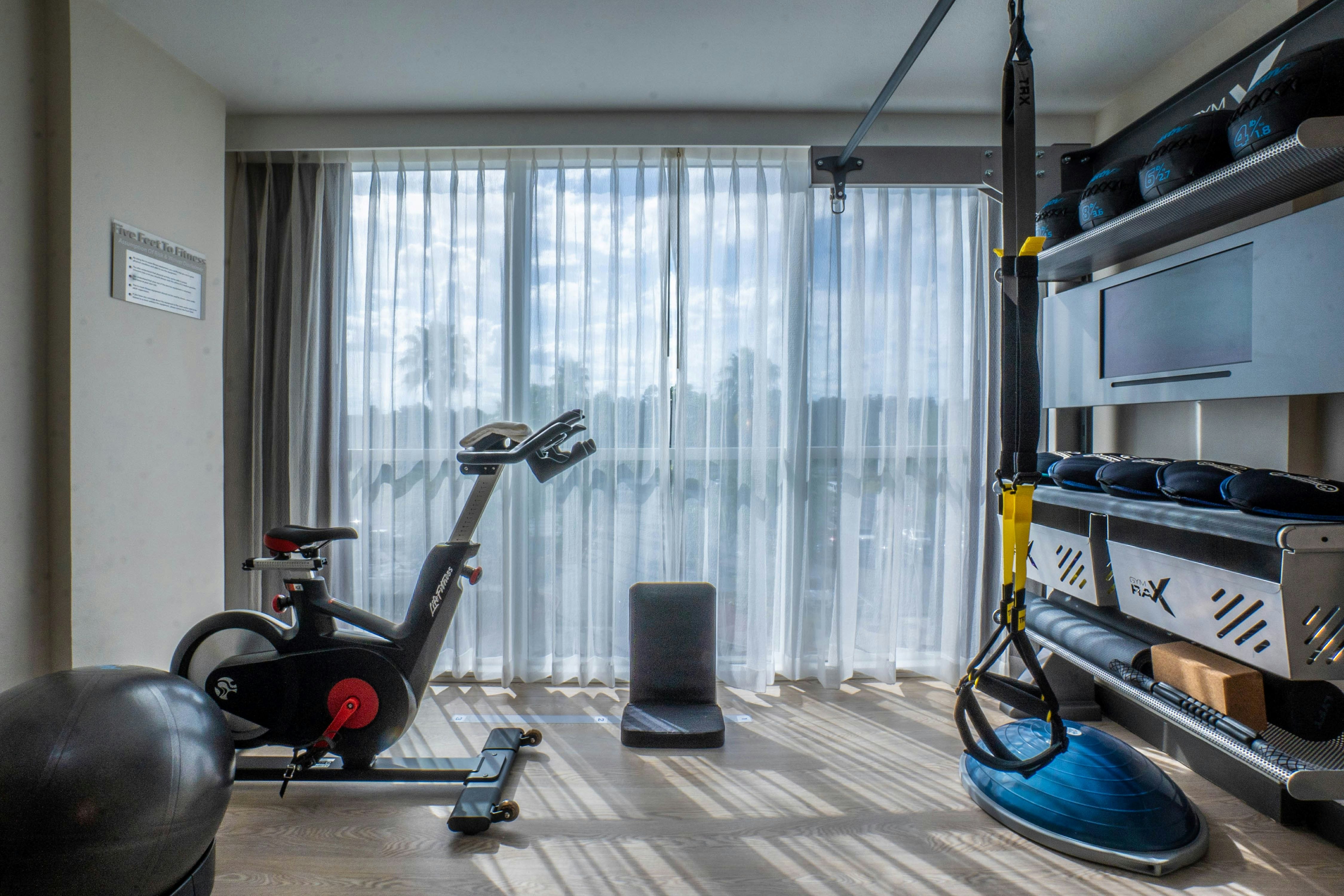1 KING BED FITNESS ROOM