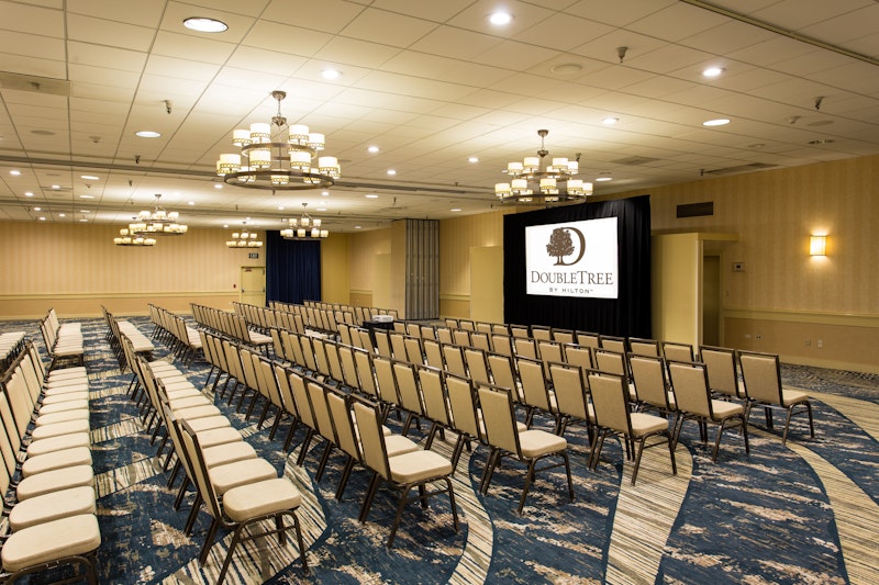 DoubleTree by Hilton Hotel Berkeley Marina