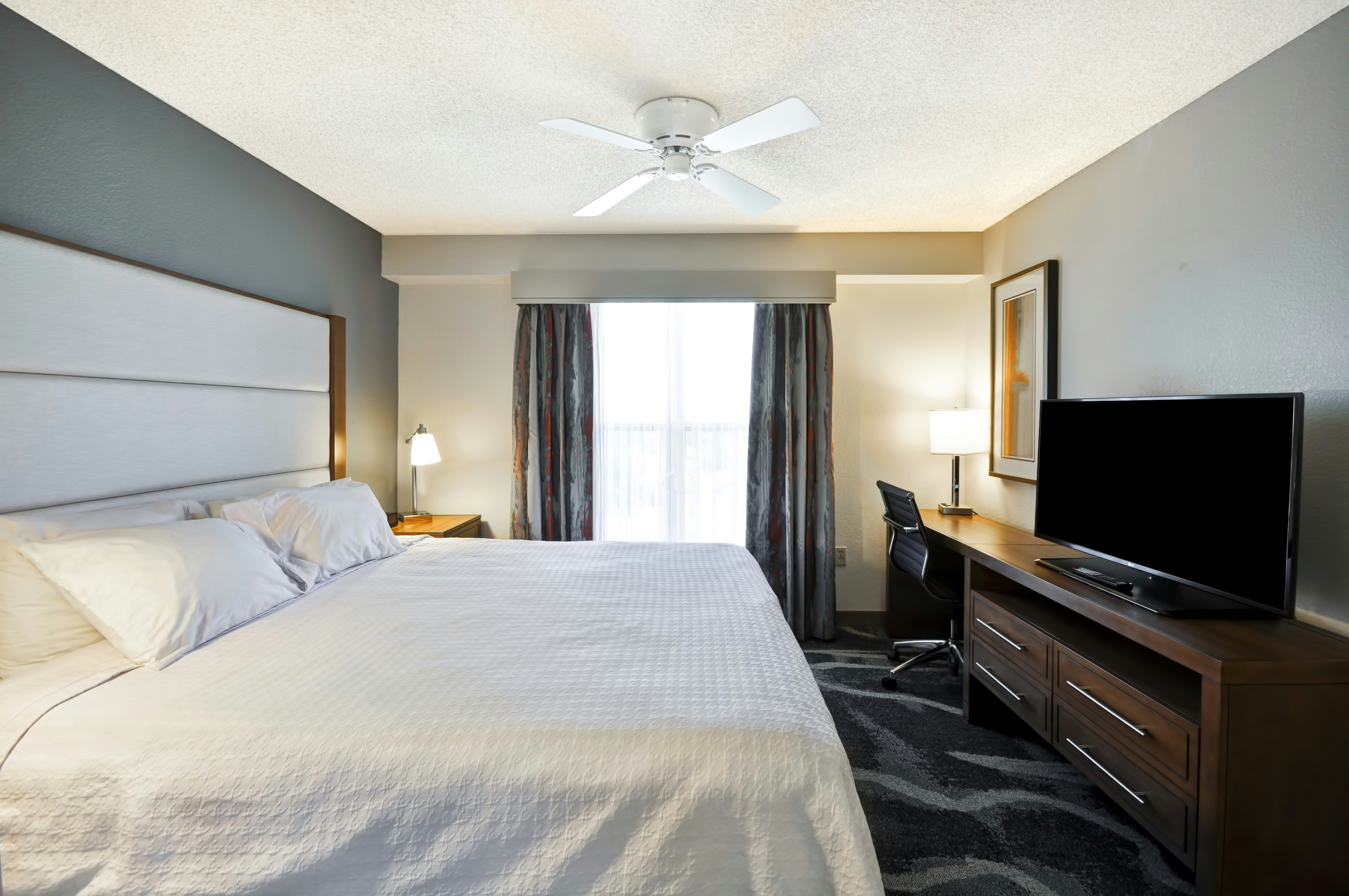 Homewood Suites by Hilton Phoenix – Biltmore