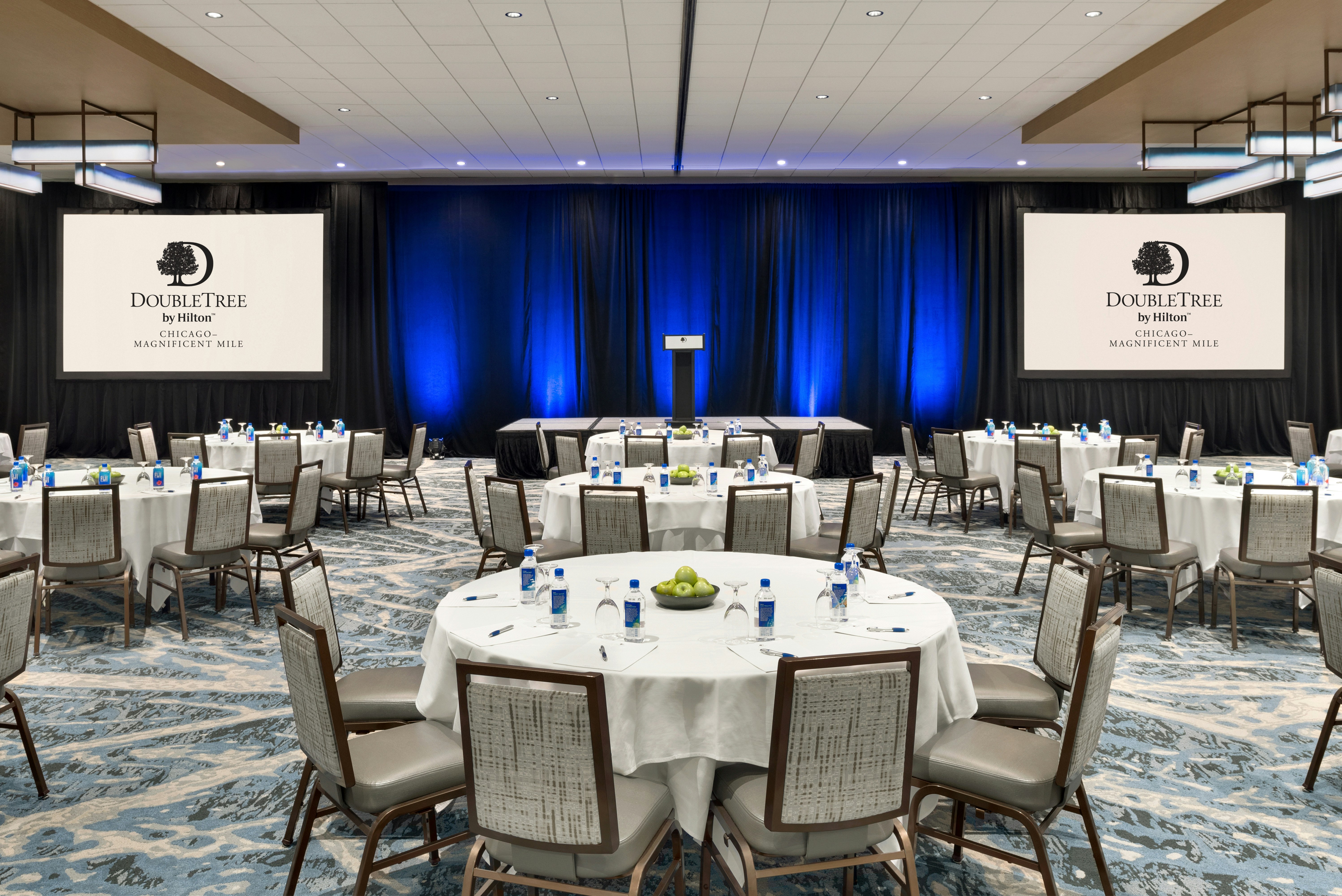 DoubleTree by Hilton Hotel Chicago – Magnificent Mile
