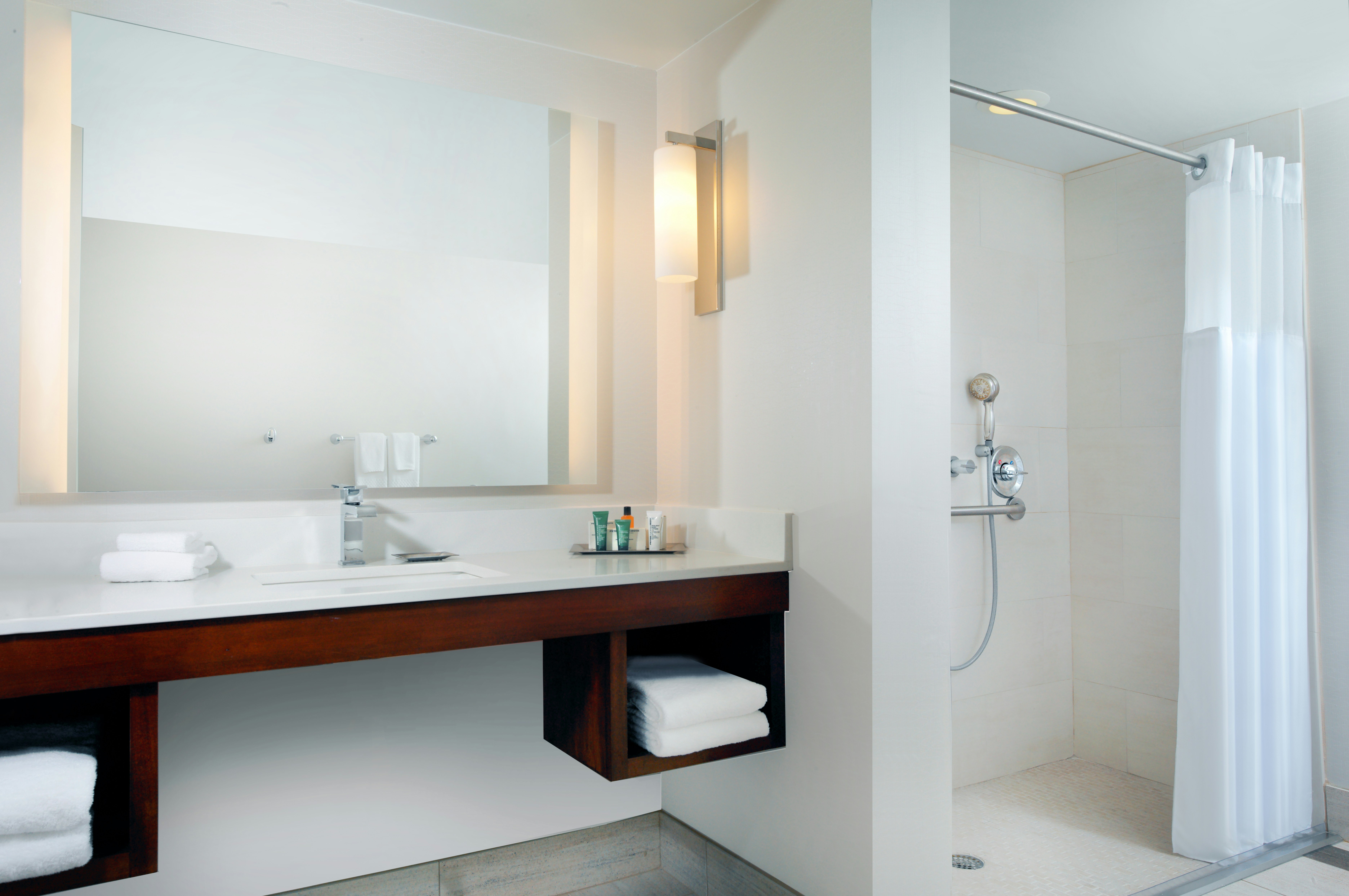 1KNG1BDRM MOB/HR ACC RISHW