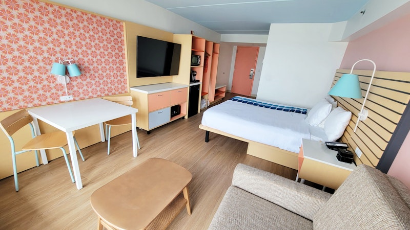 Golden Sands Oceanfront Hotel