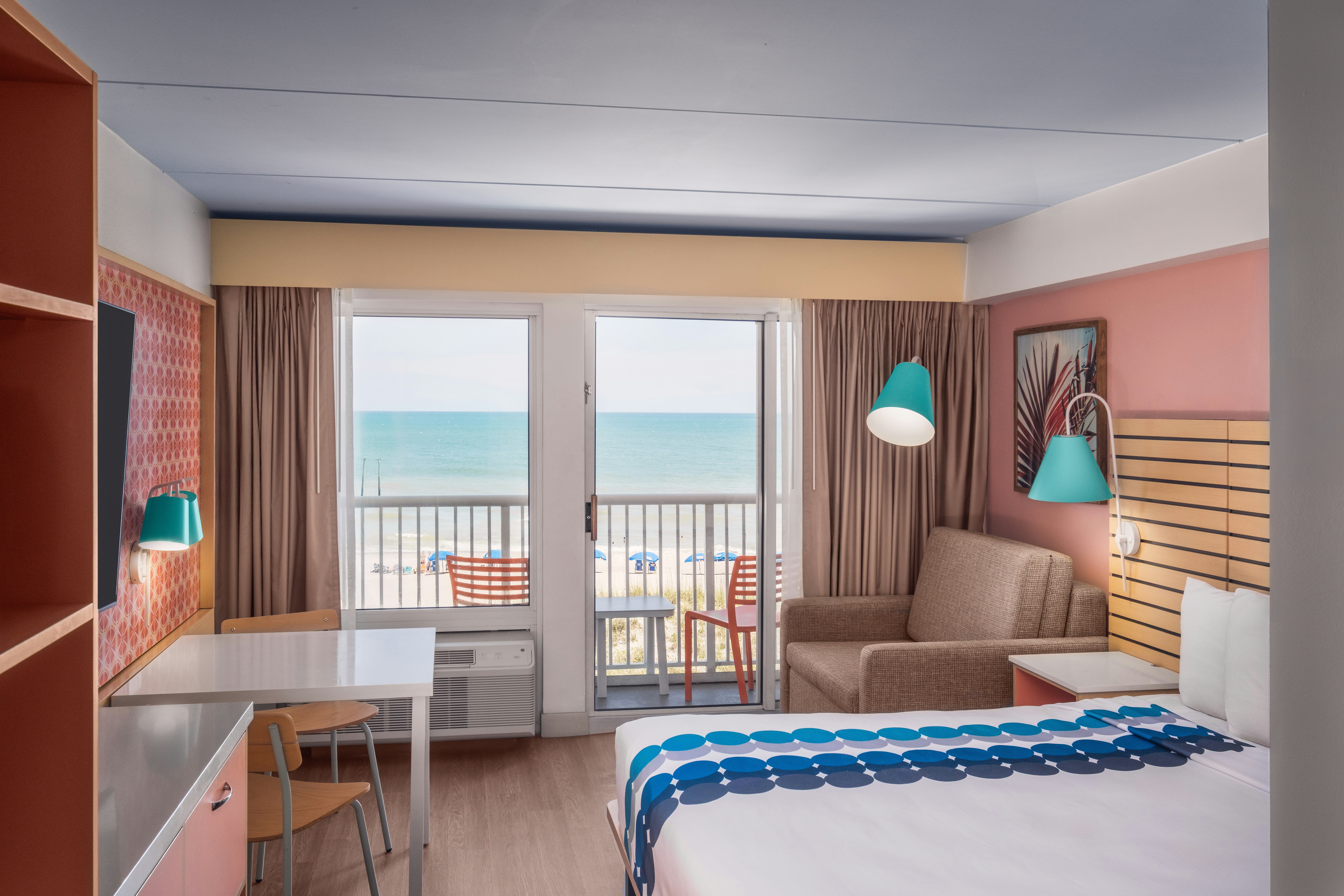 Golden Sands Oceanfront Hotel