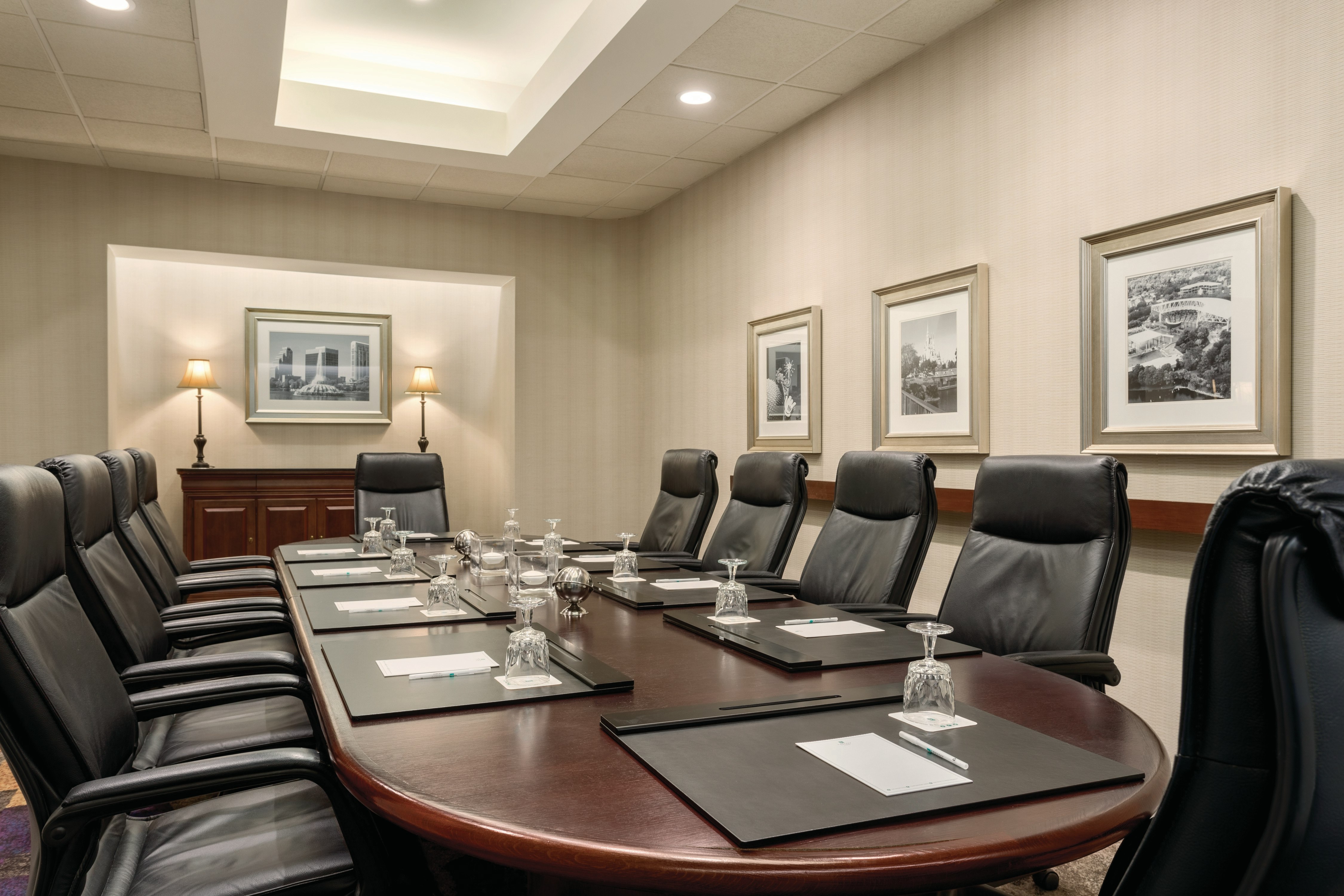 Embassy Suites by Hilton Orlando International Drive ICON Park