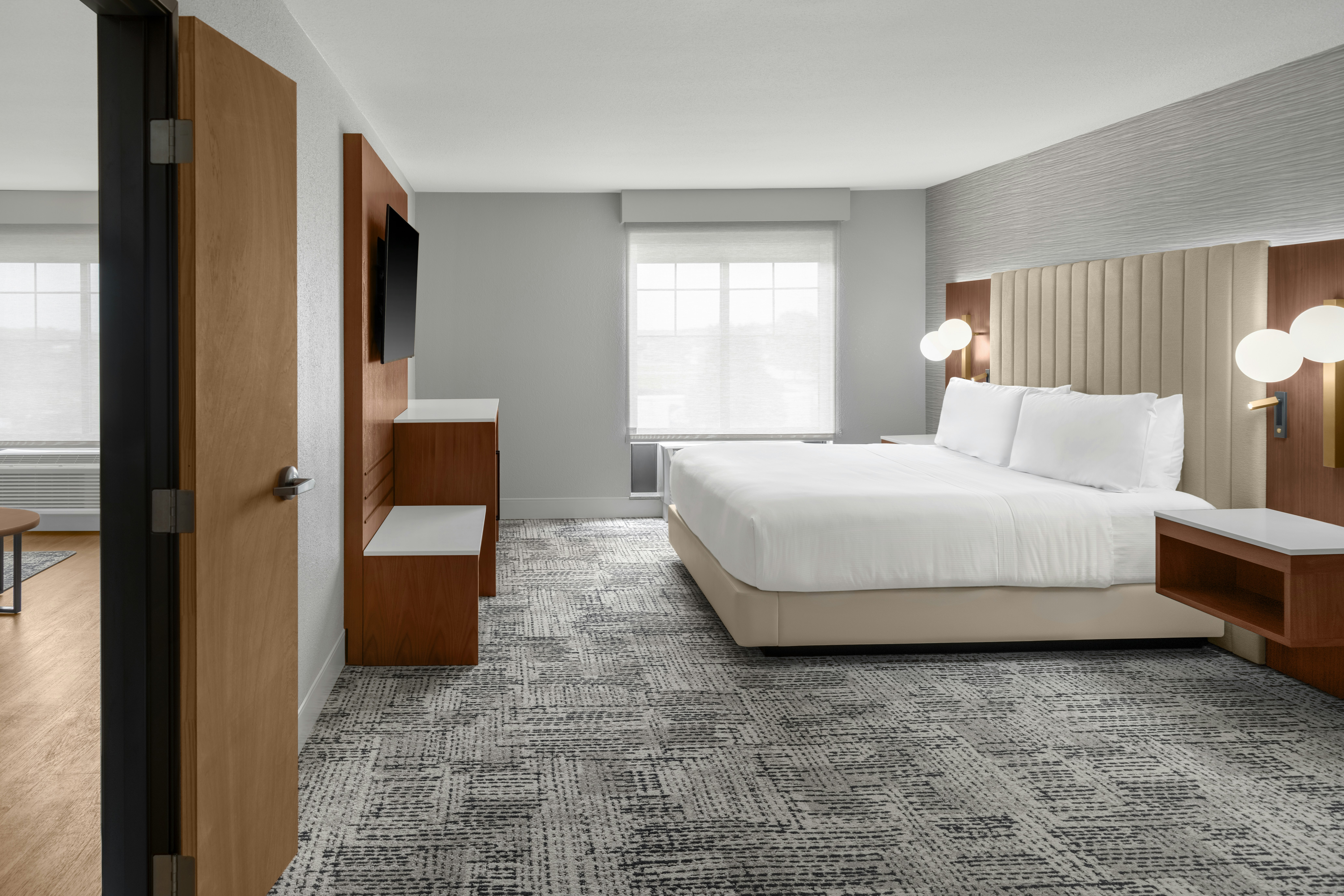 1 KING BED SUITE