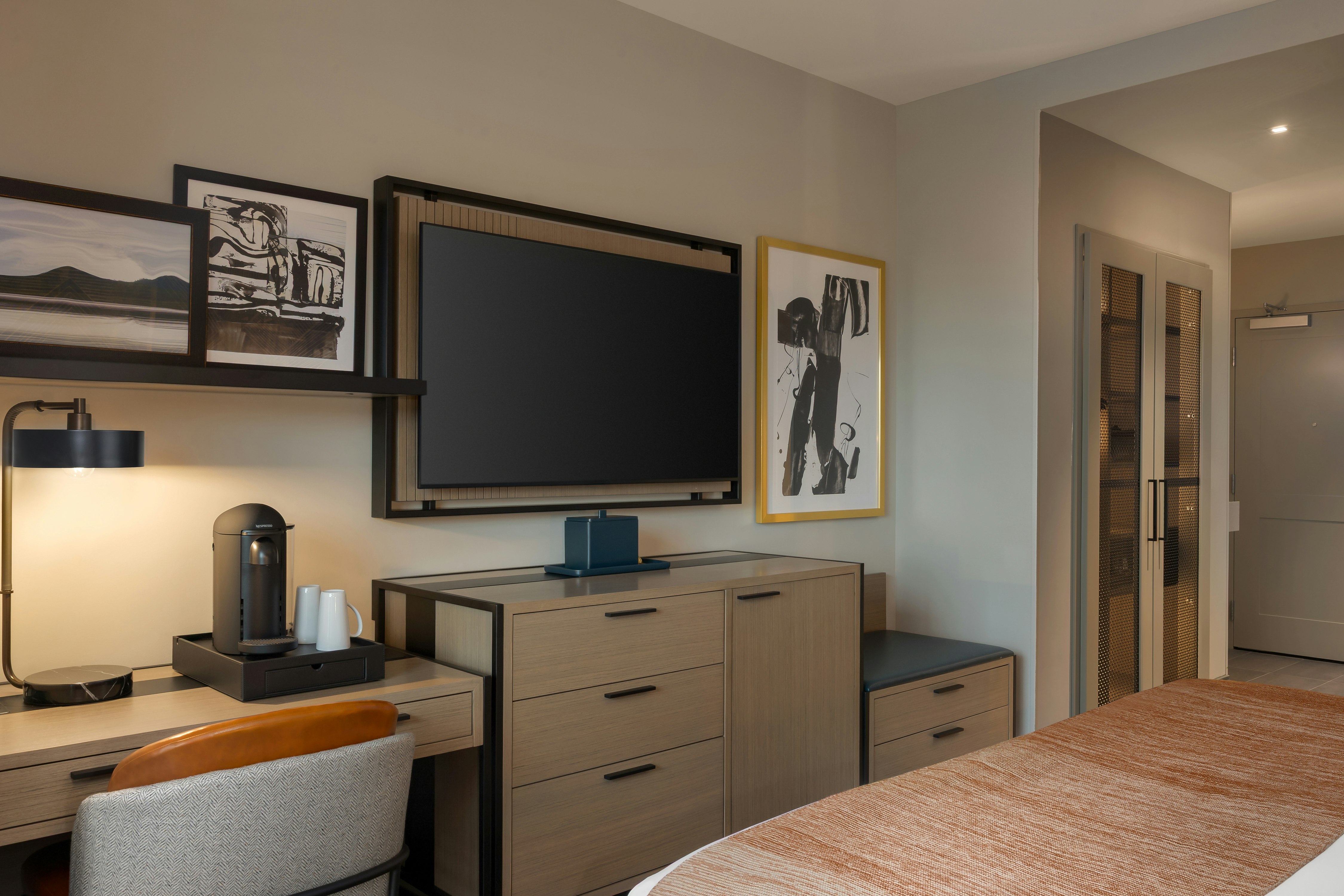 Hotel Avail Rogers, Tapestry Collection by Hilton