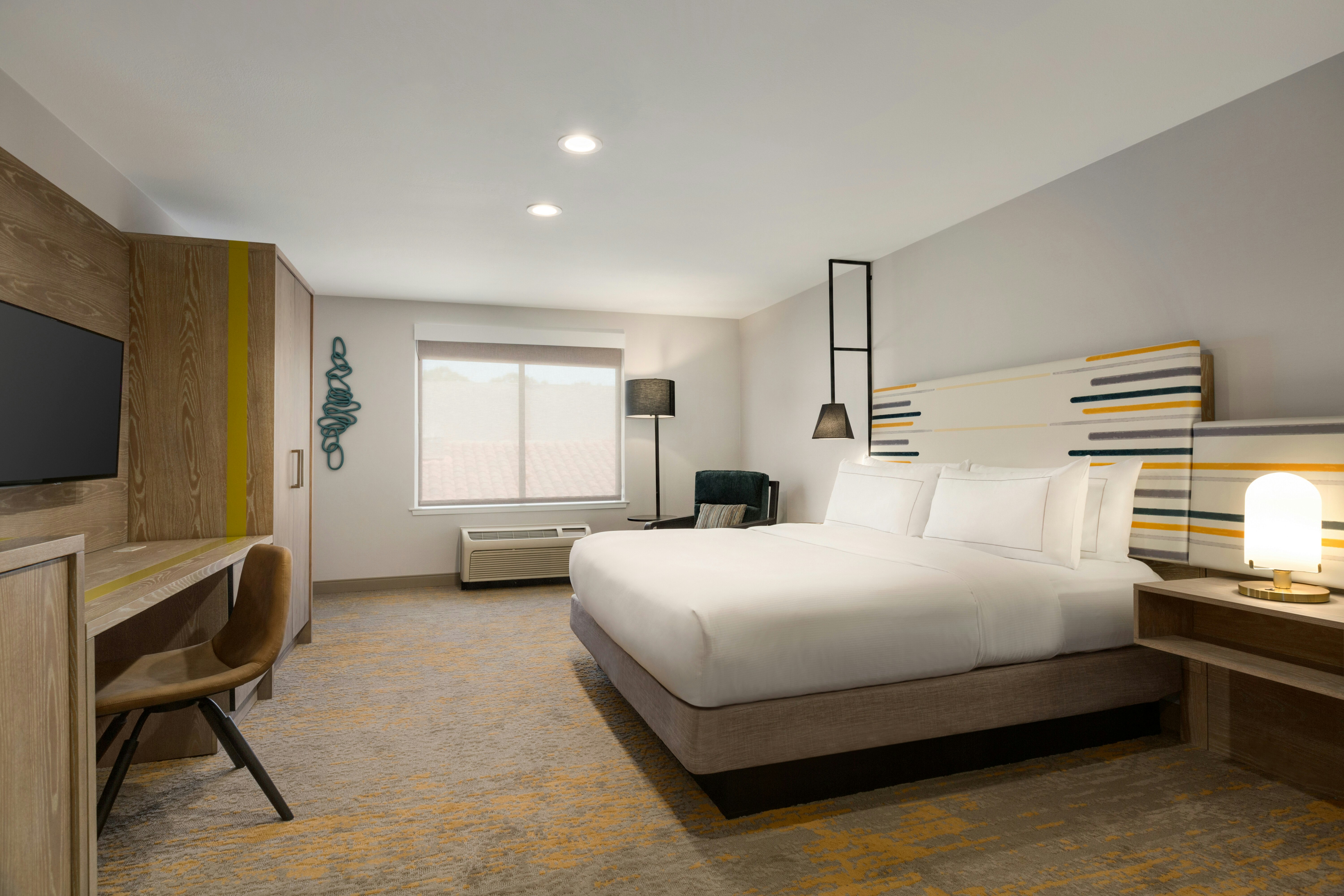 DoubleTree by Hilton Hotel Campbell – Pruneyard Plaza