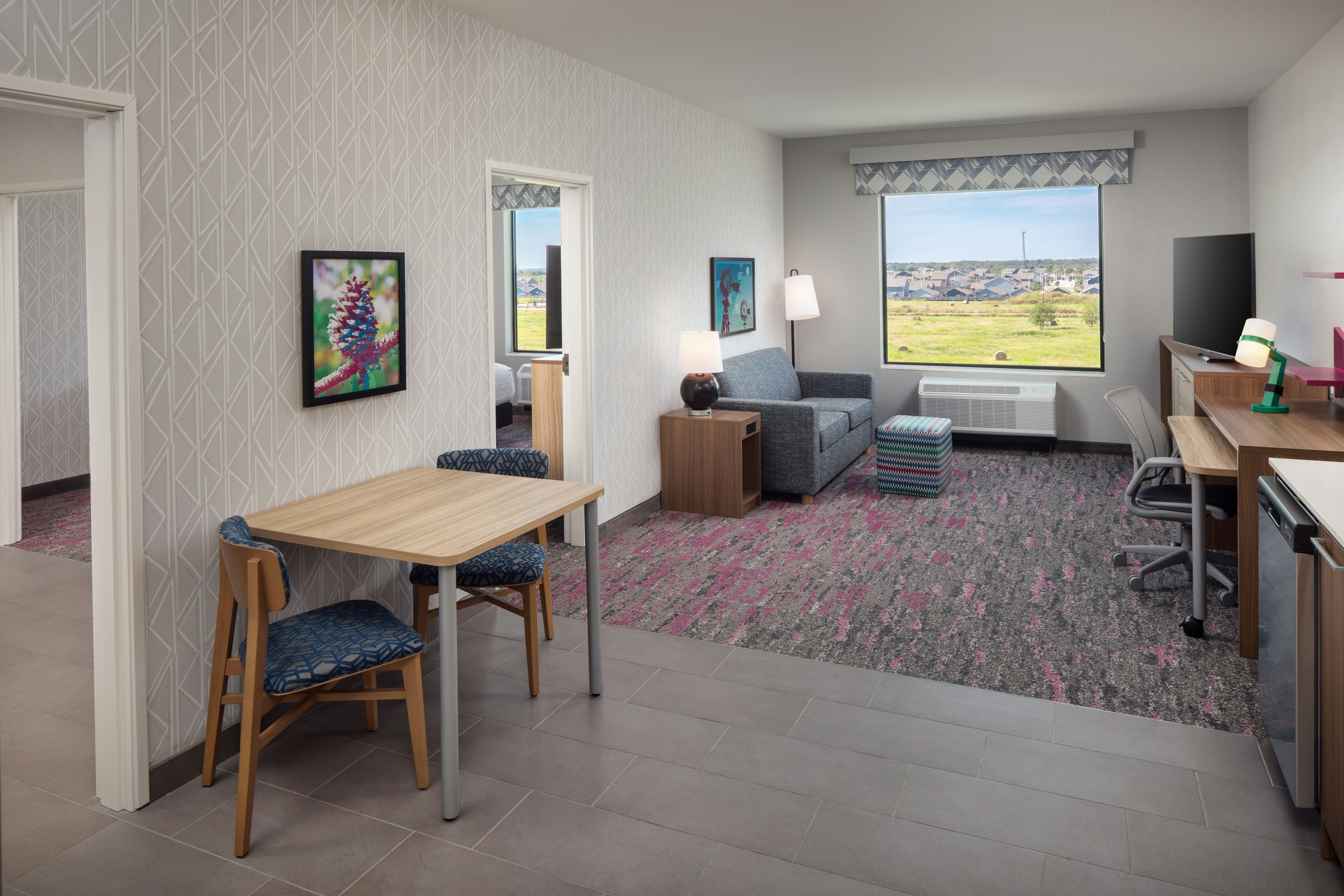 1 KING 1BEDROOM SUITE