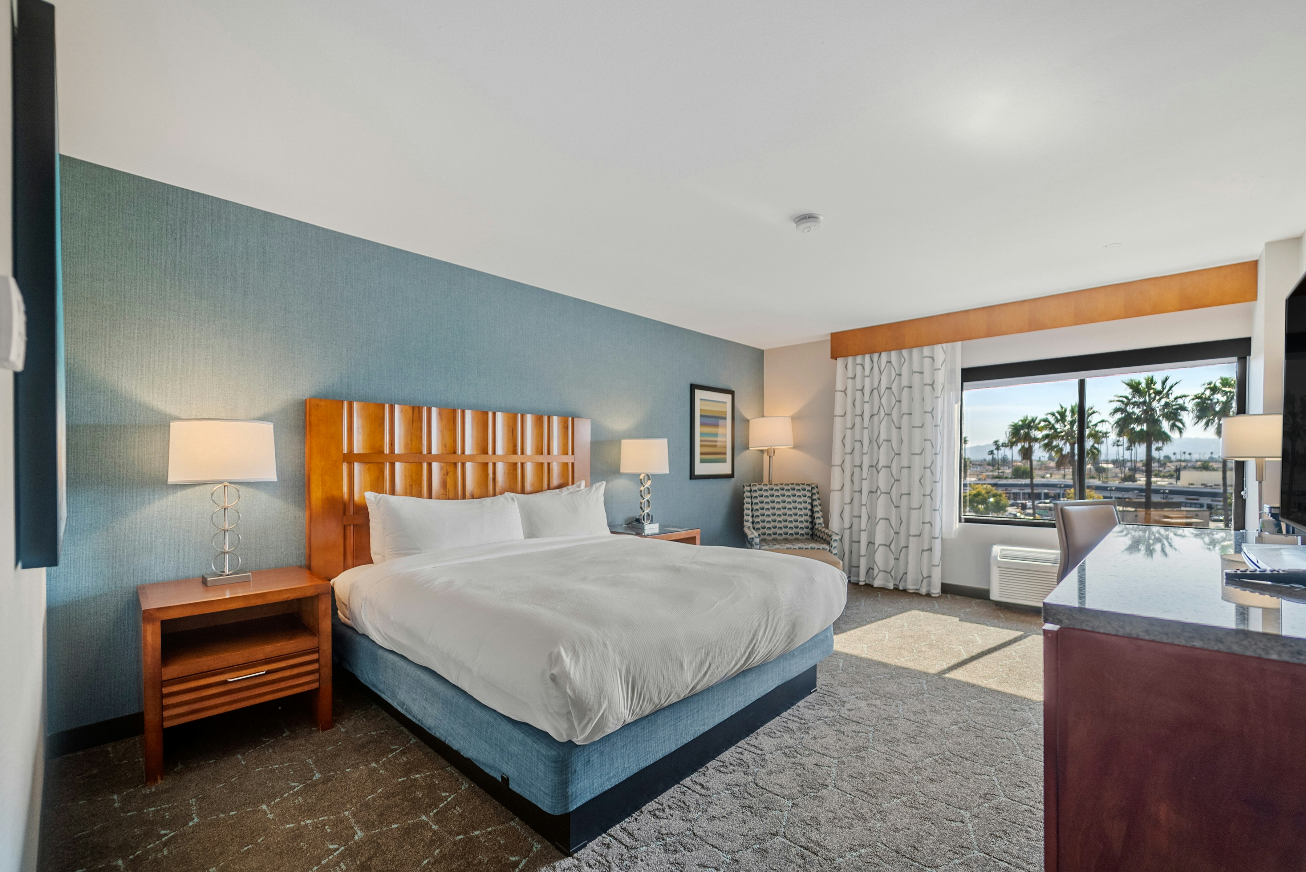 DoubleTree by Hilton Hotel Carson