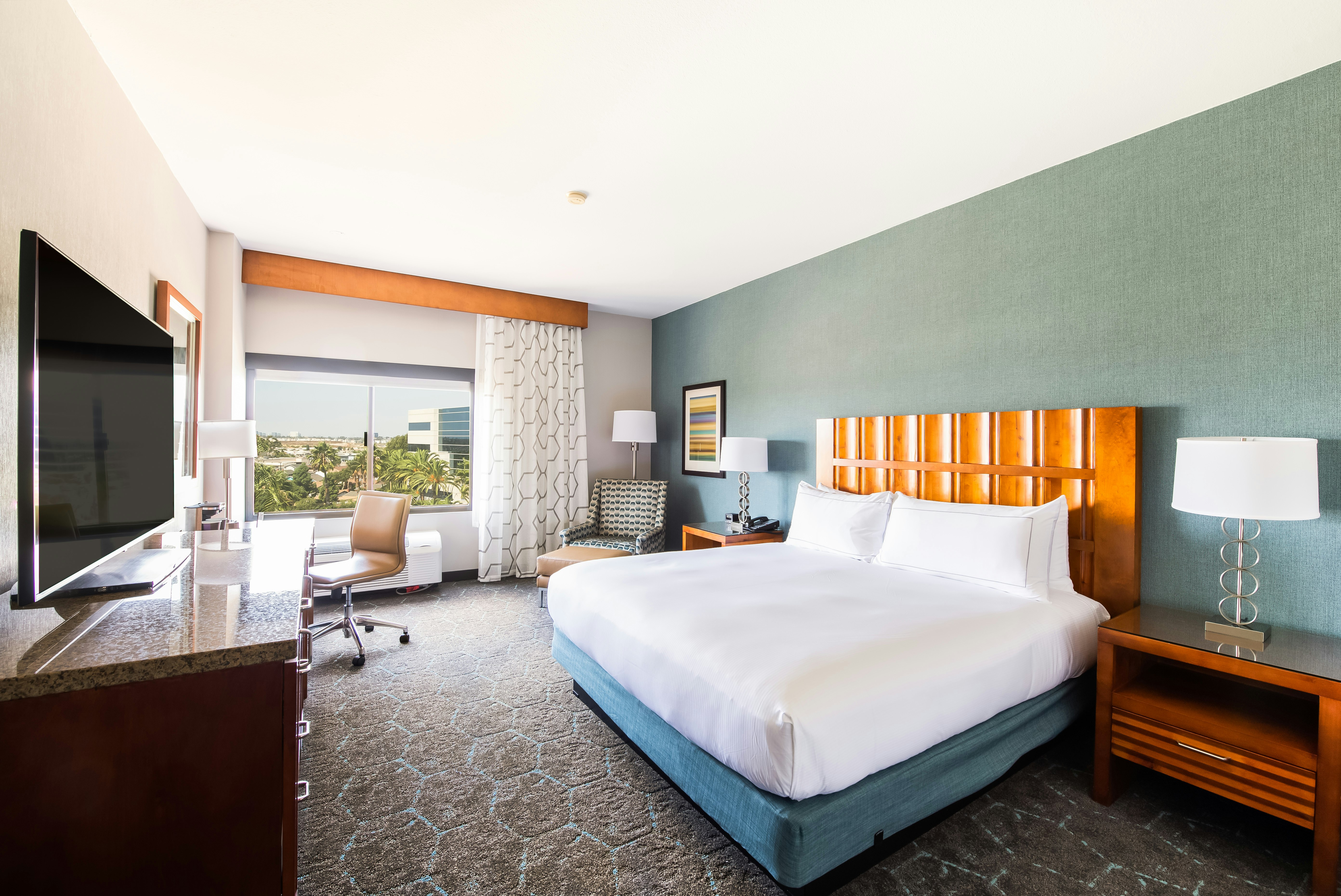 DoubleTree by Hilton Hotel Carson