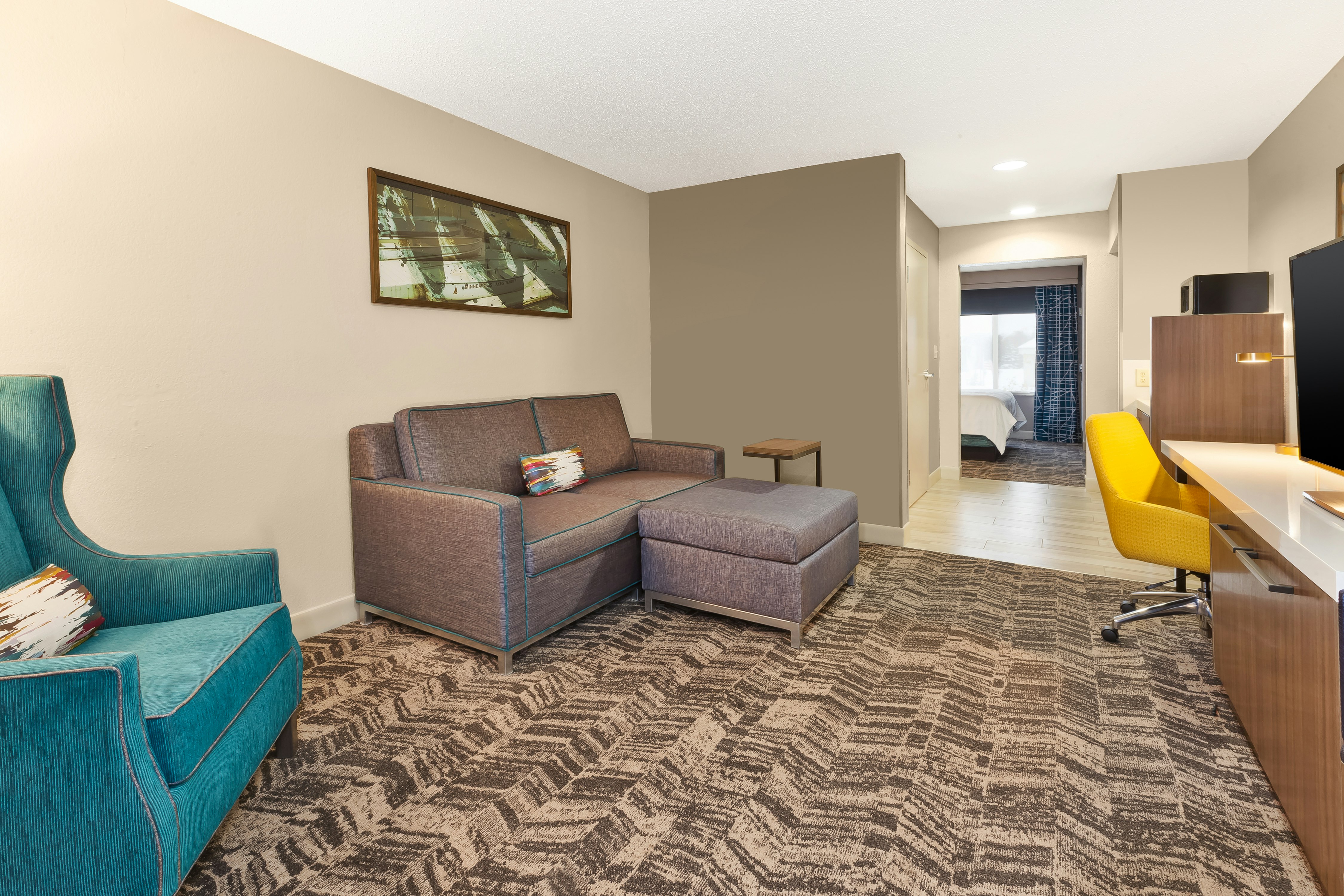 1 KING BED JUNIOR SUITE