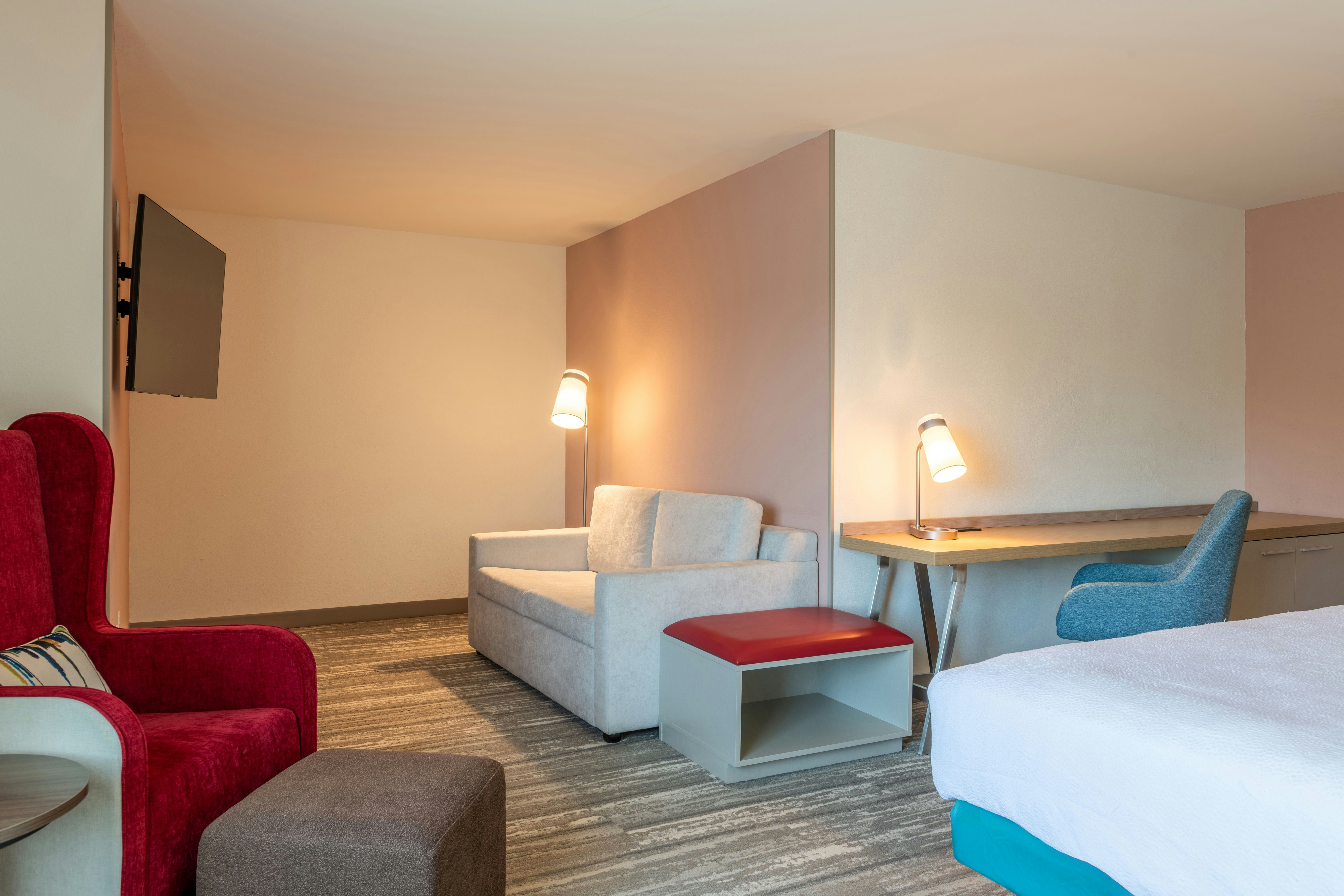 1 KING BED JUNIOR SUITE
