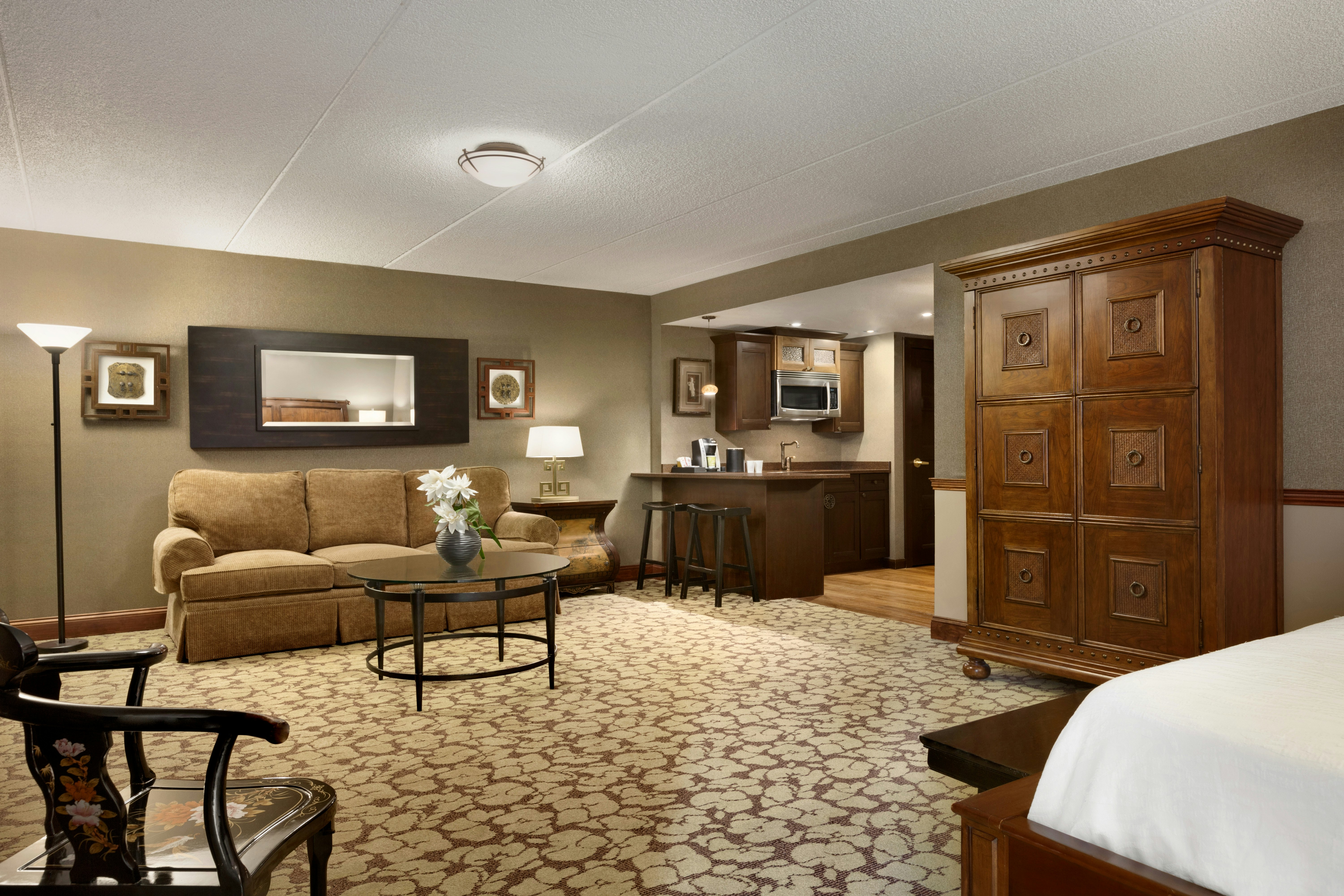 1 KING BED JUNIOR SUITE