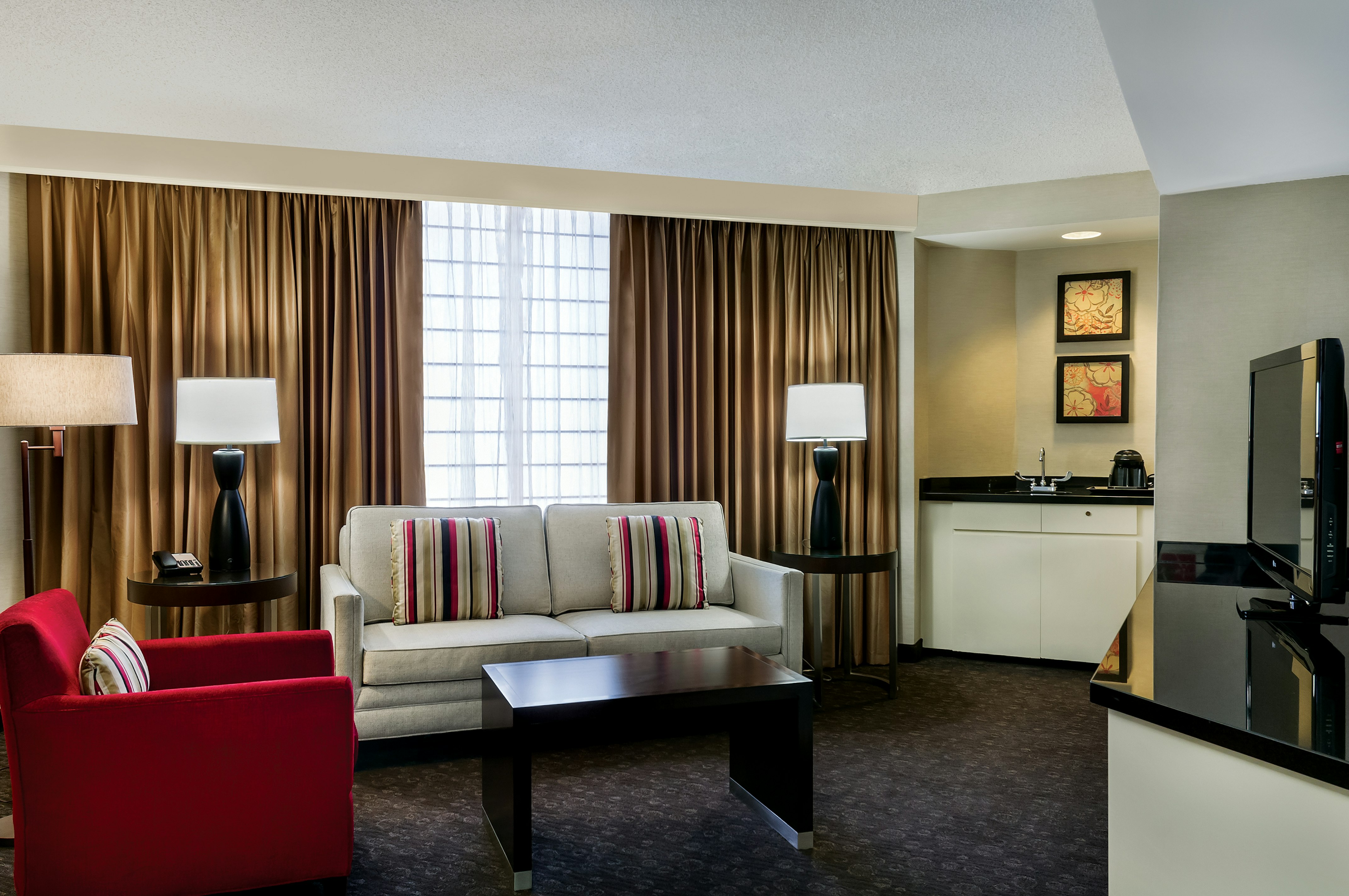 1 KING 2 ROOM SUITE