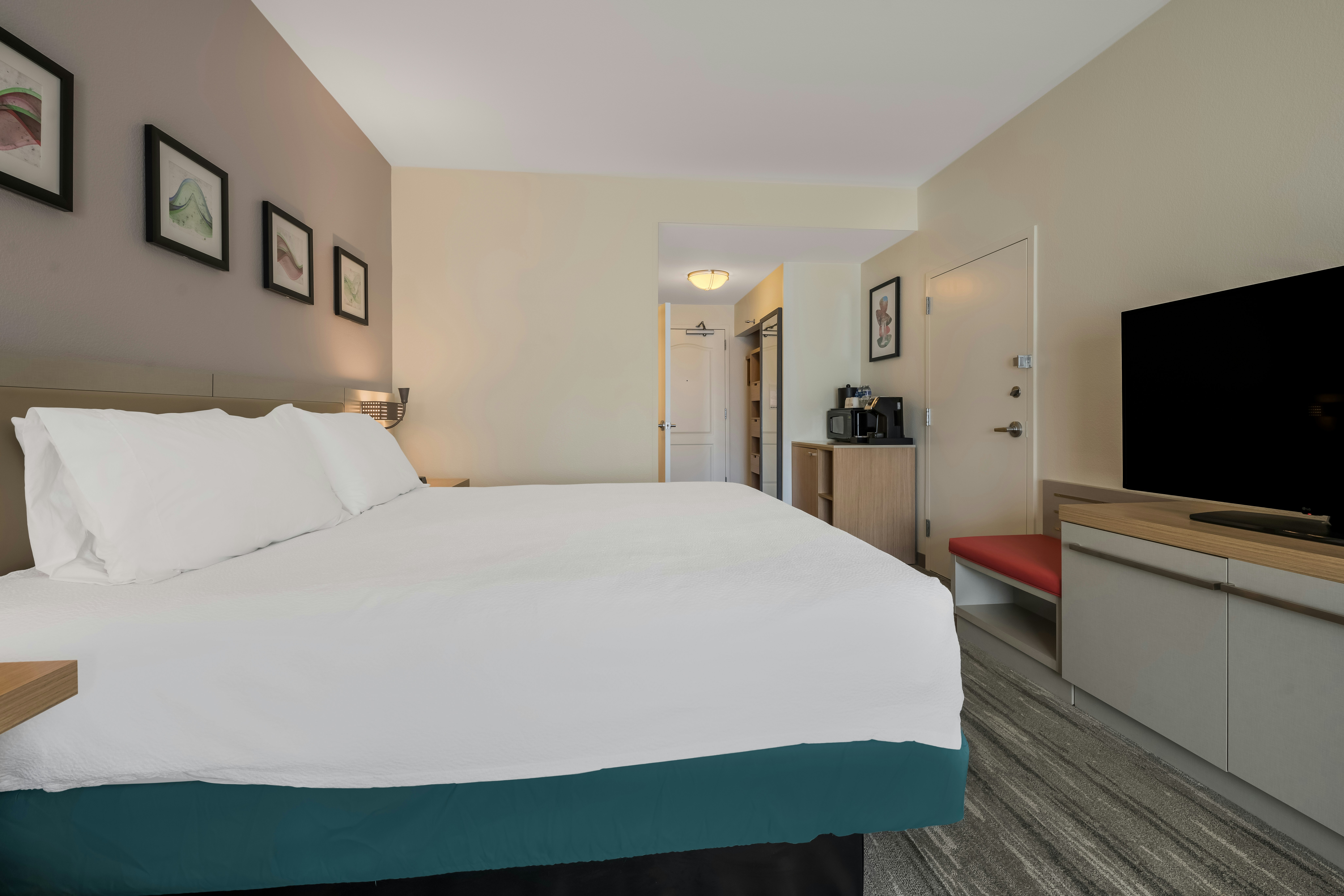 1 KING BED WITH SOFABED