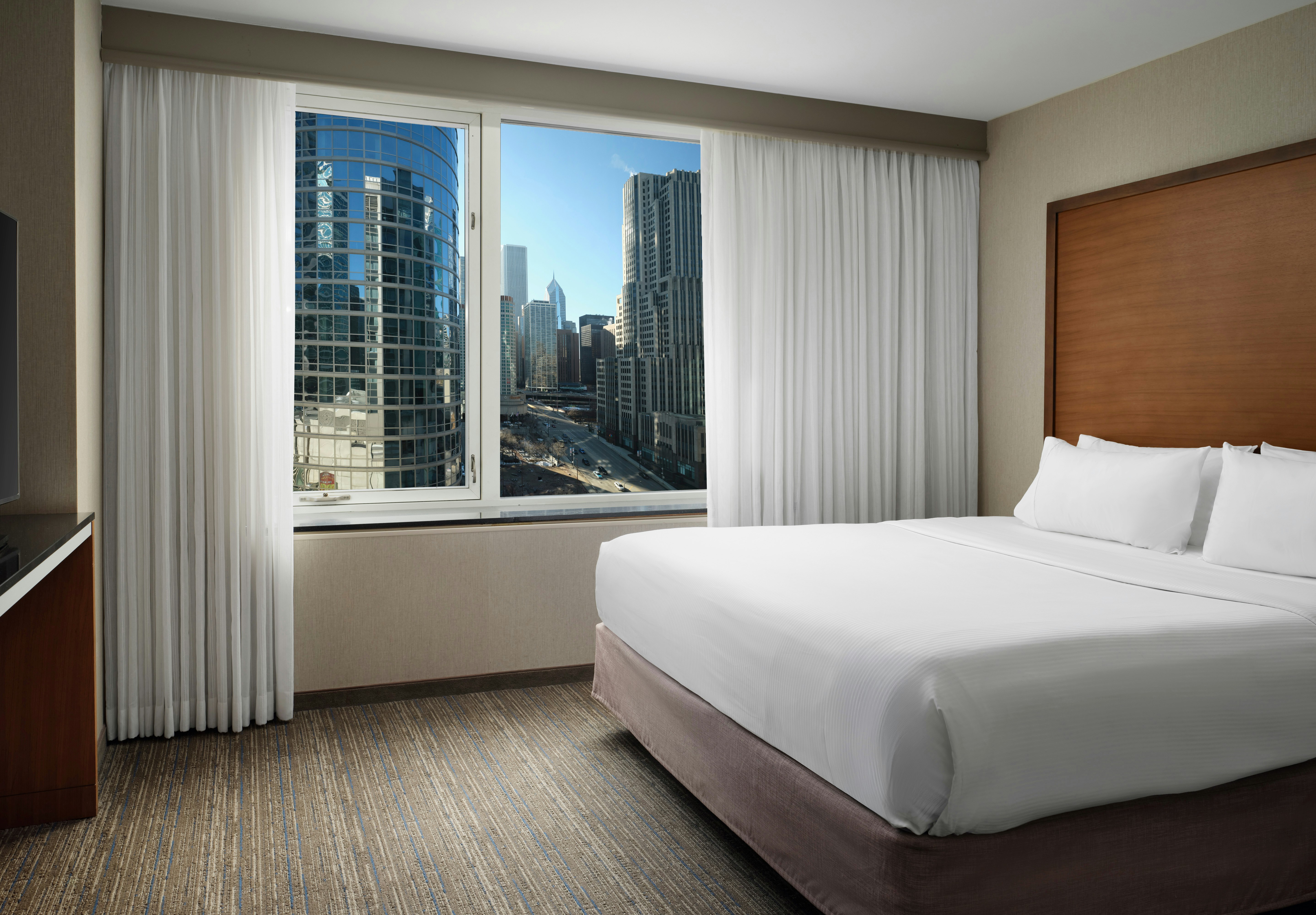 Embassy Suites by Hilton Chicago Downtown Magnificent Mile