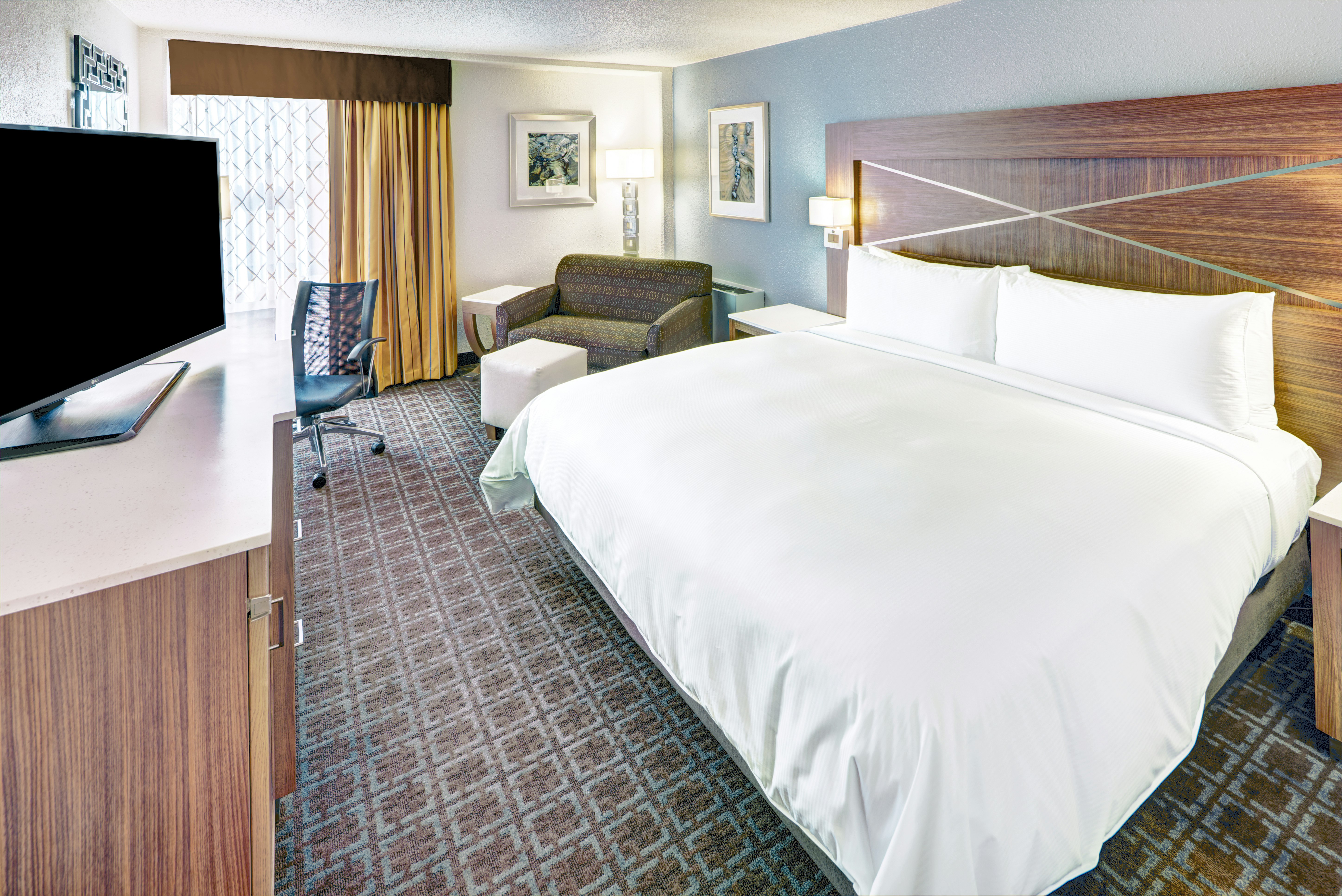 DoubleTree by Hilton Hotel Milwaukee Downtown