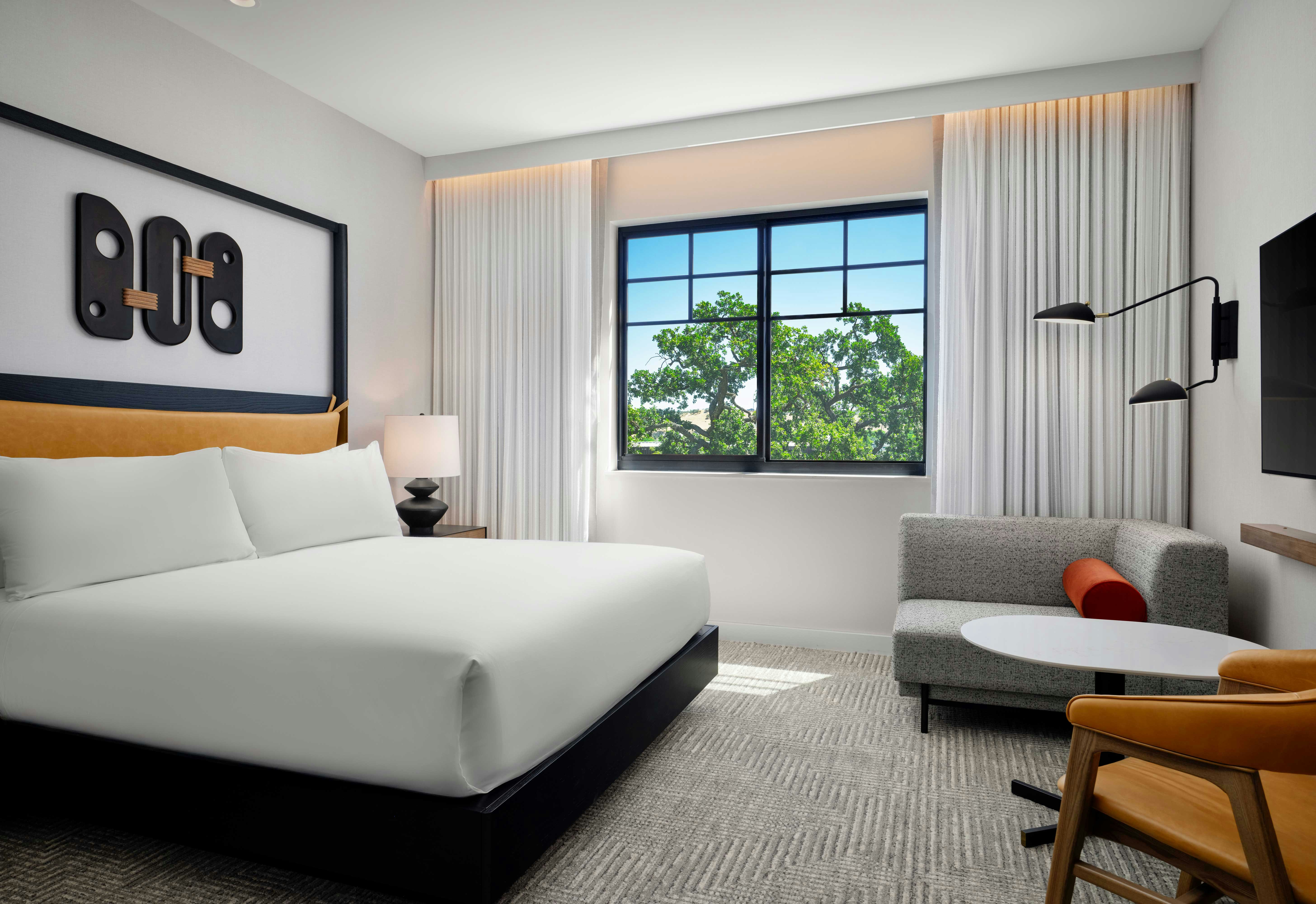 The Ava Hotel Paso Robles, Curio Collection by Hilton