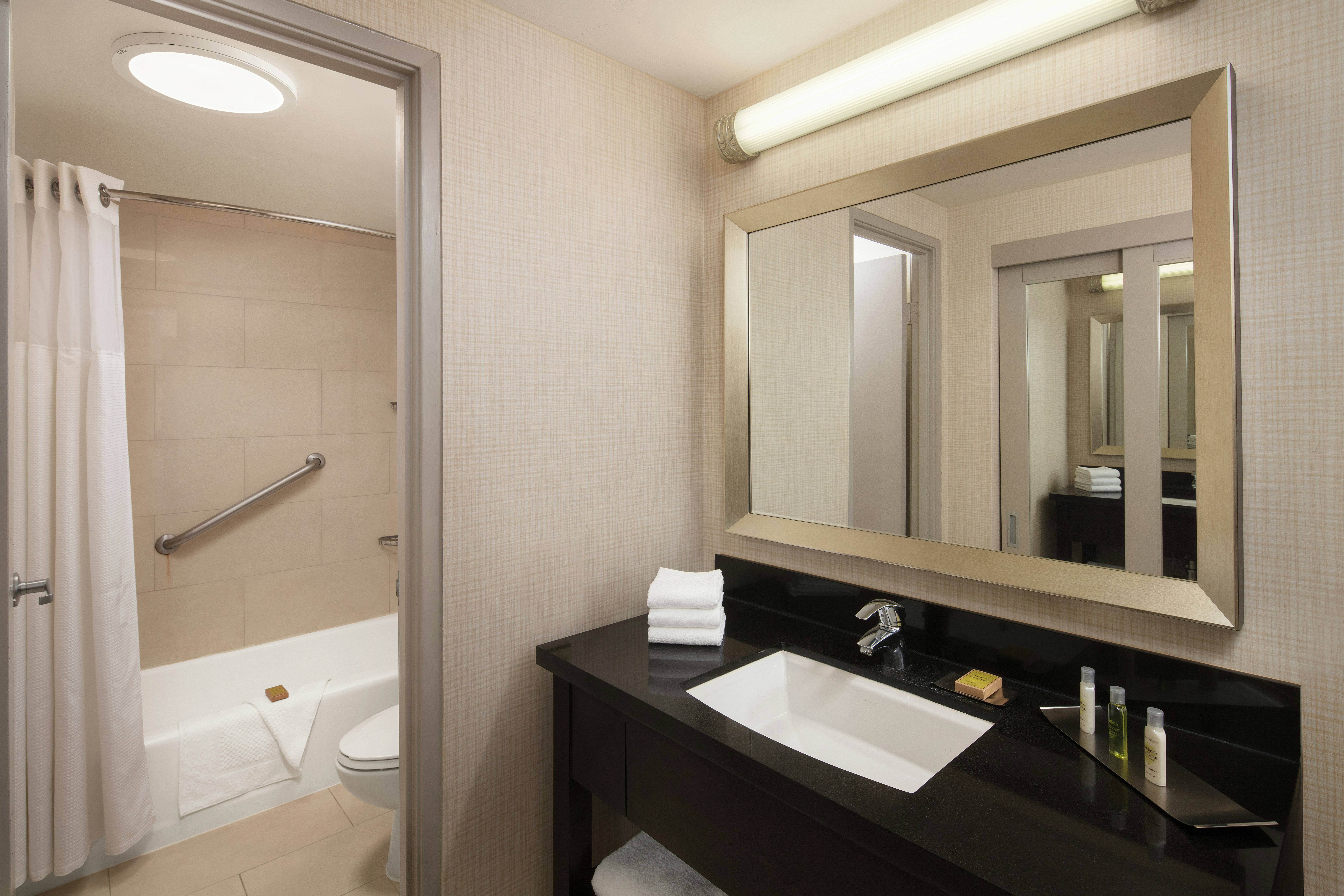 DoubleTree by Hilton Hotel San Diego – Hotel Circle