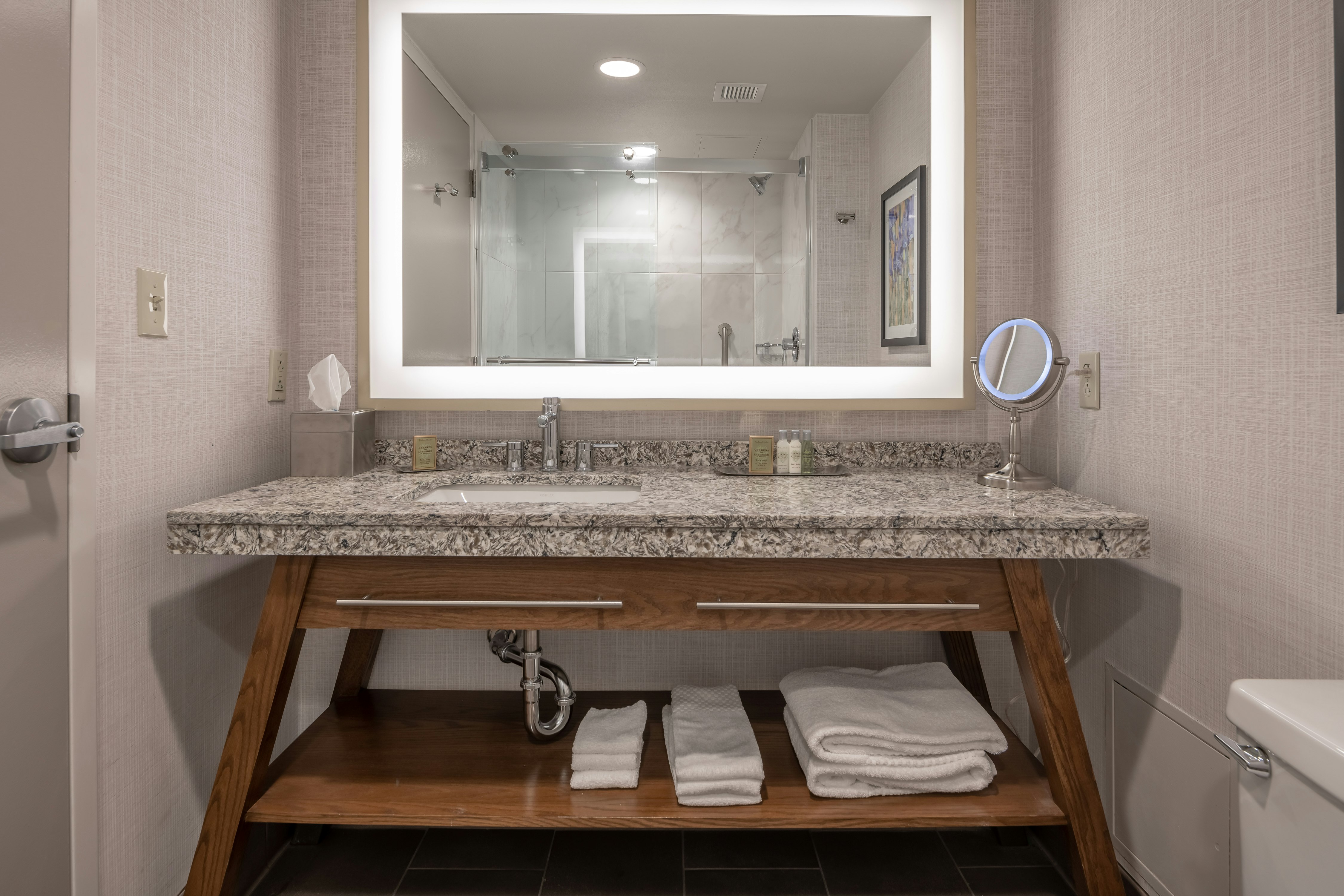 DoubleTree by Hilton Dallas – Farmers Branch