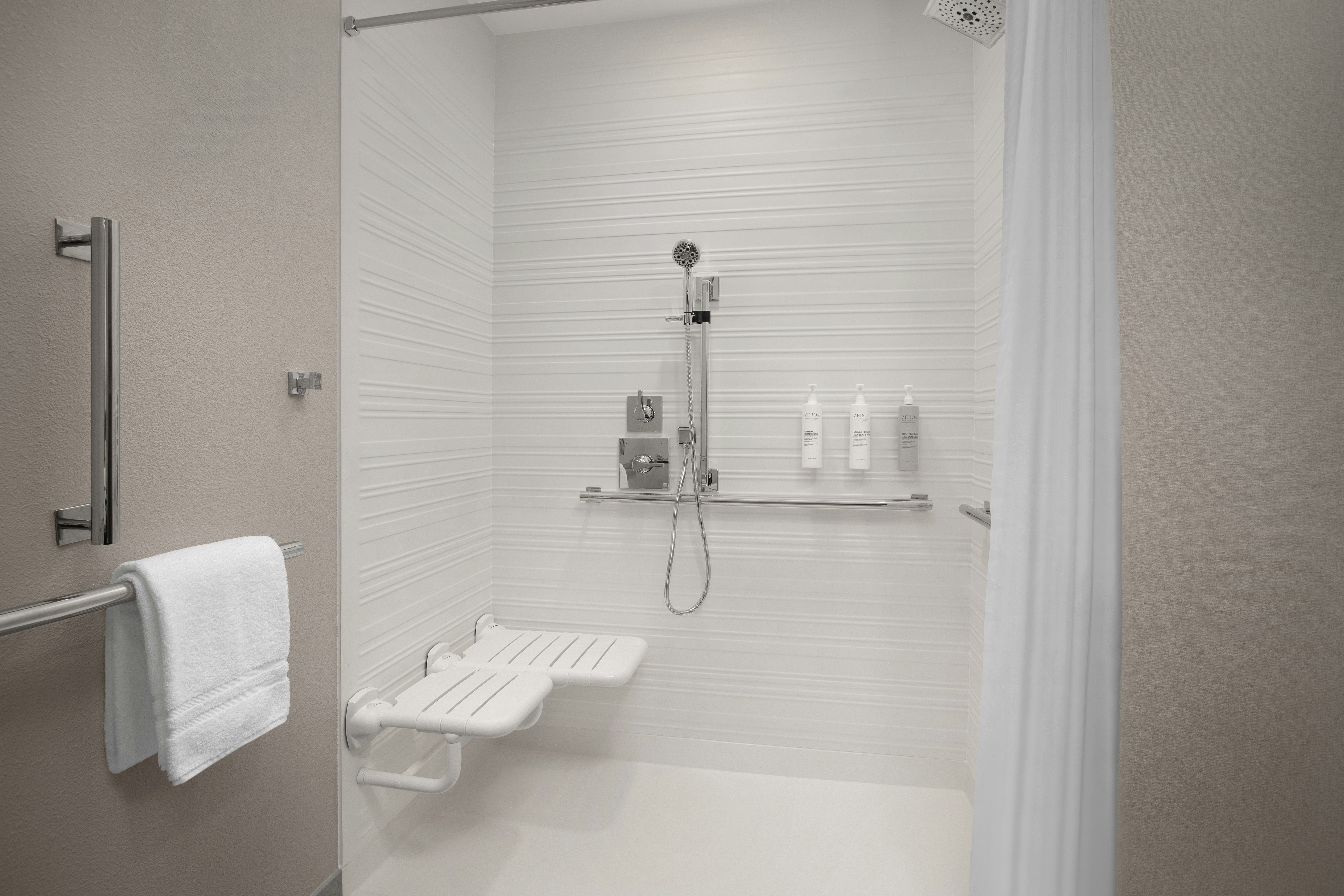 1K ACC RI SHOWER 1BR SUITE