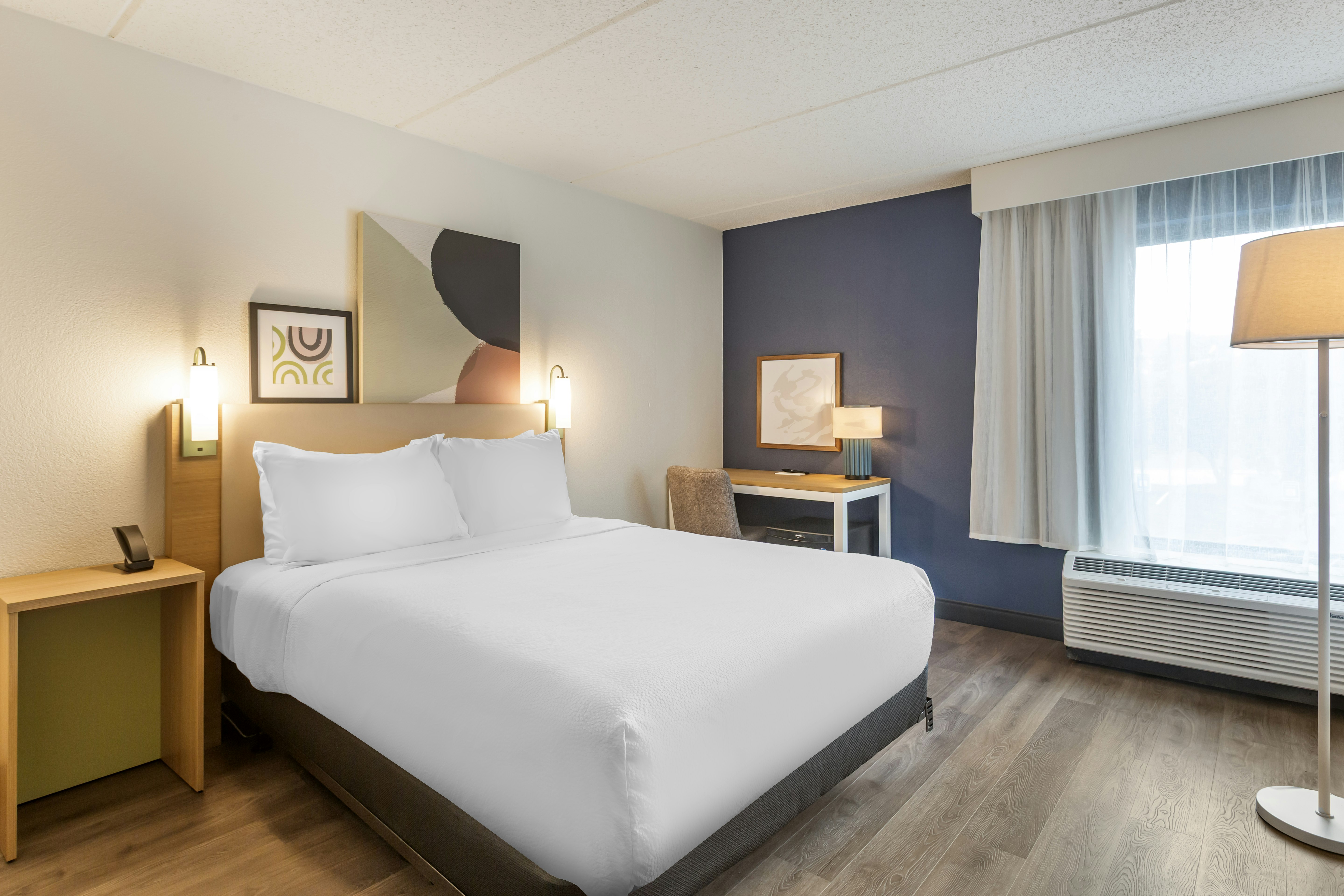 Spark by Hilton Atlanta Airport South College Park