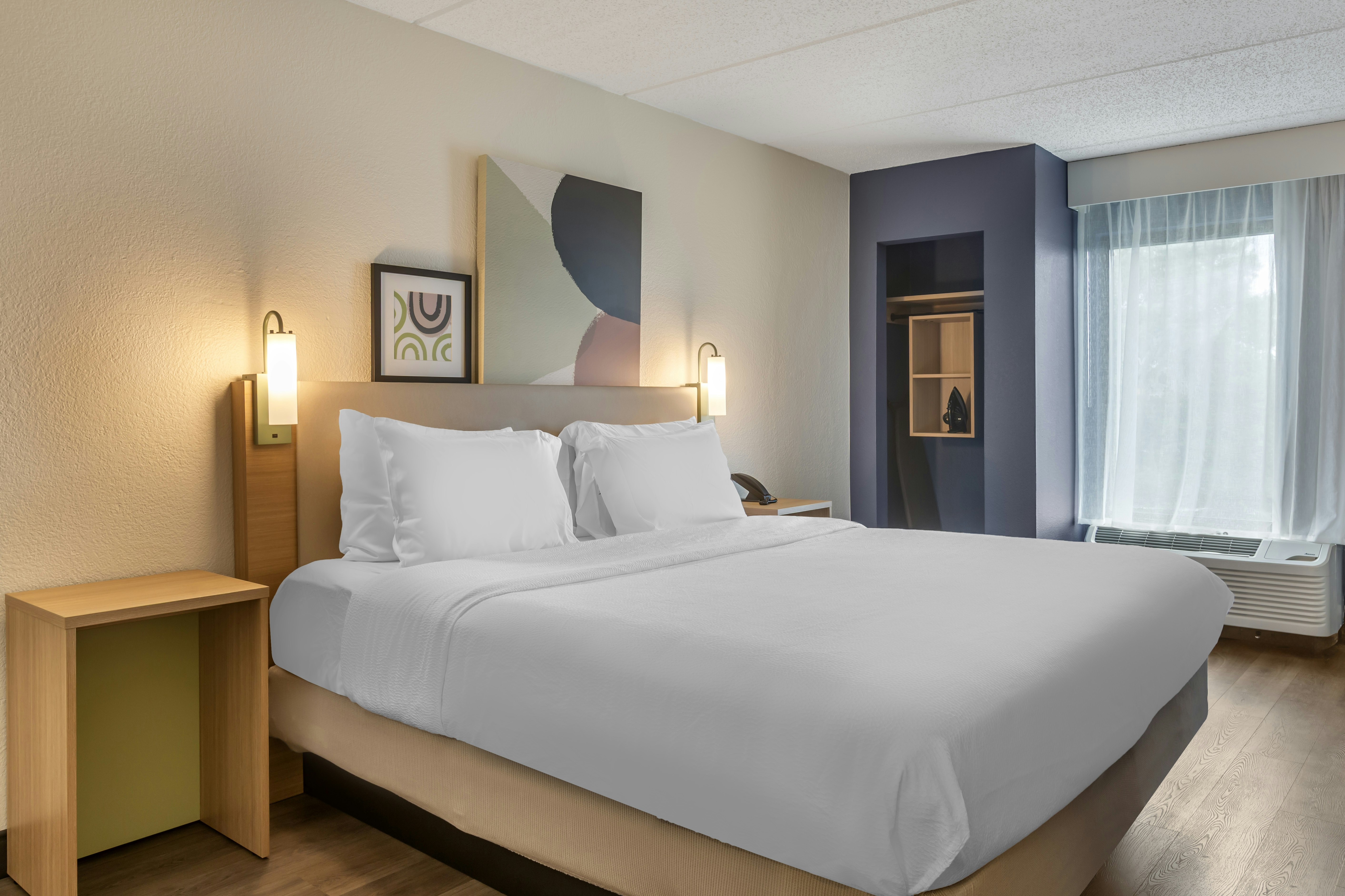 Spark by Hilton Atlanta Airport South College Park