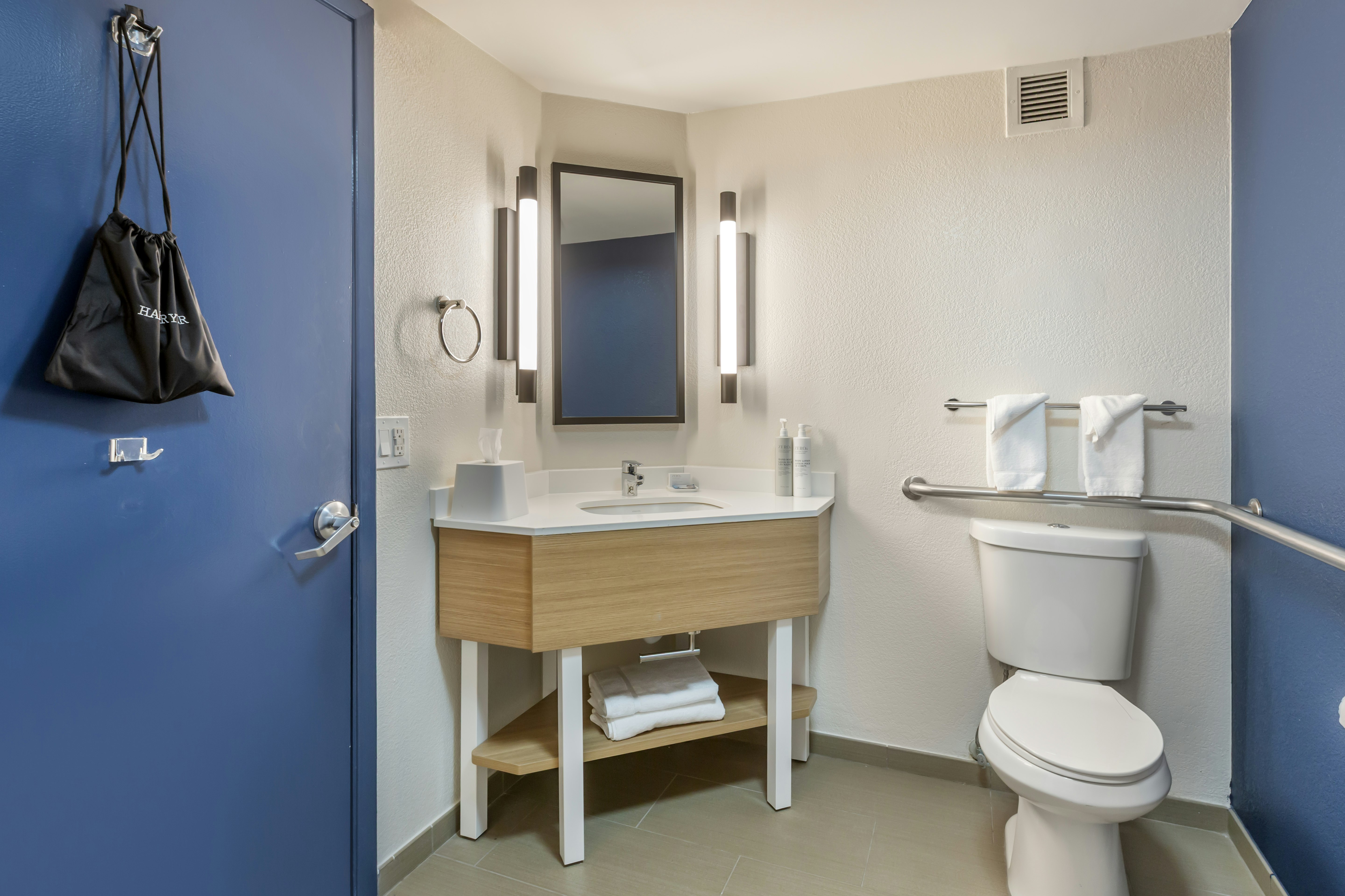 Spark by Hilton Atlanta Airport South College Park