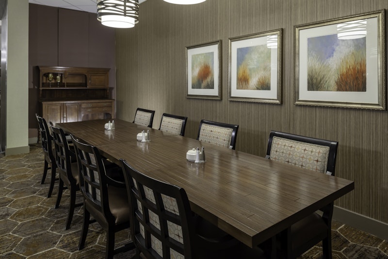 DoubleTree by Hilton Kansas City – Overland Park