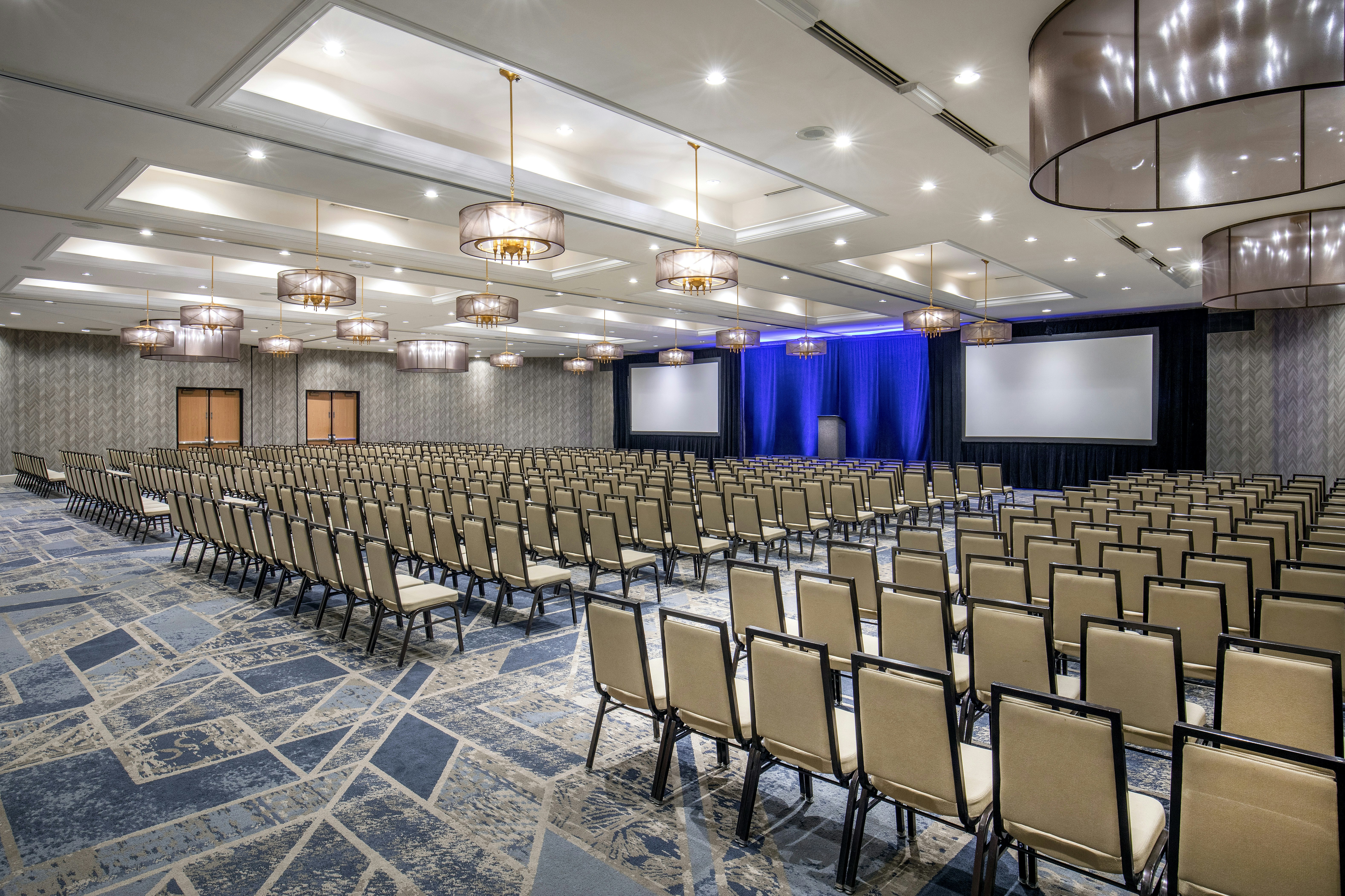DoubleTree by Hilton Hotel Nashville Downtown