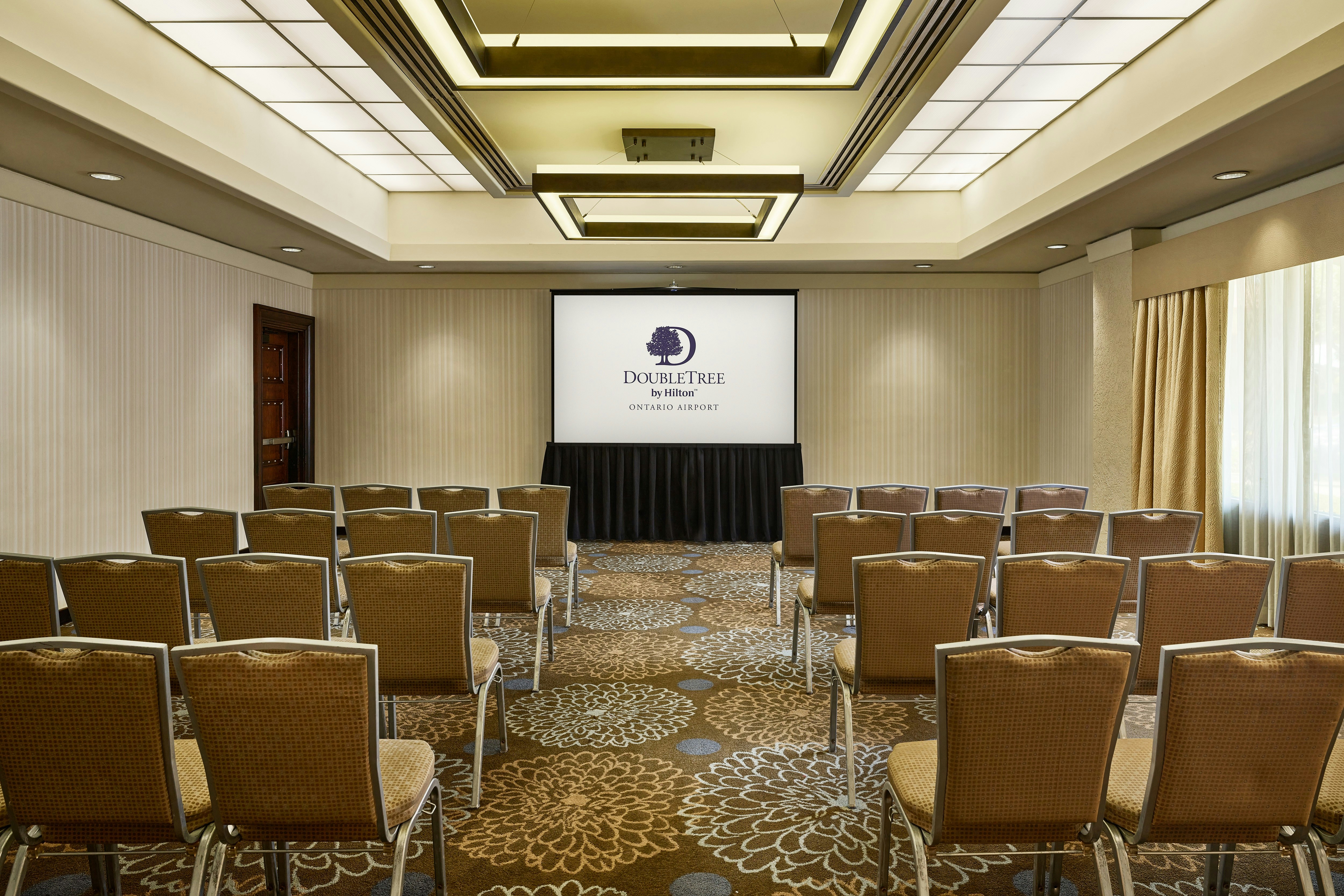 DoubleTree by Hilton Ontario Airport