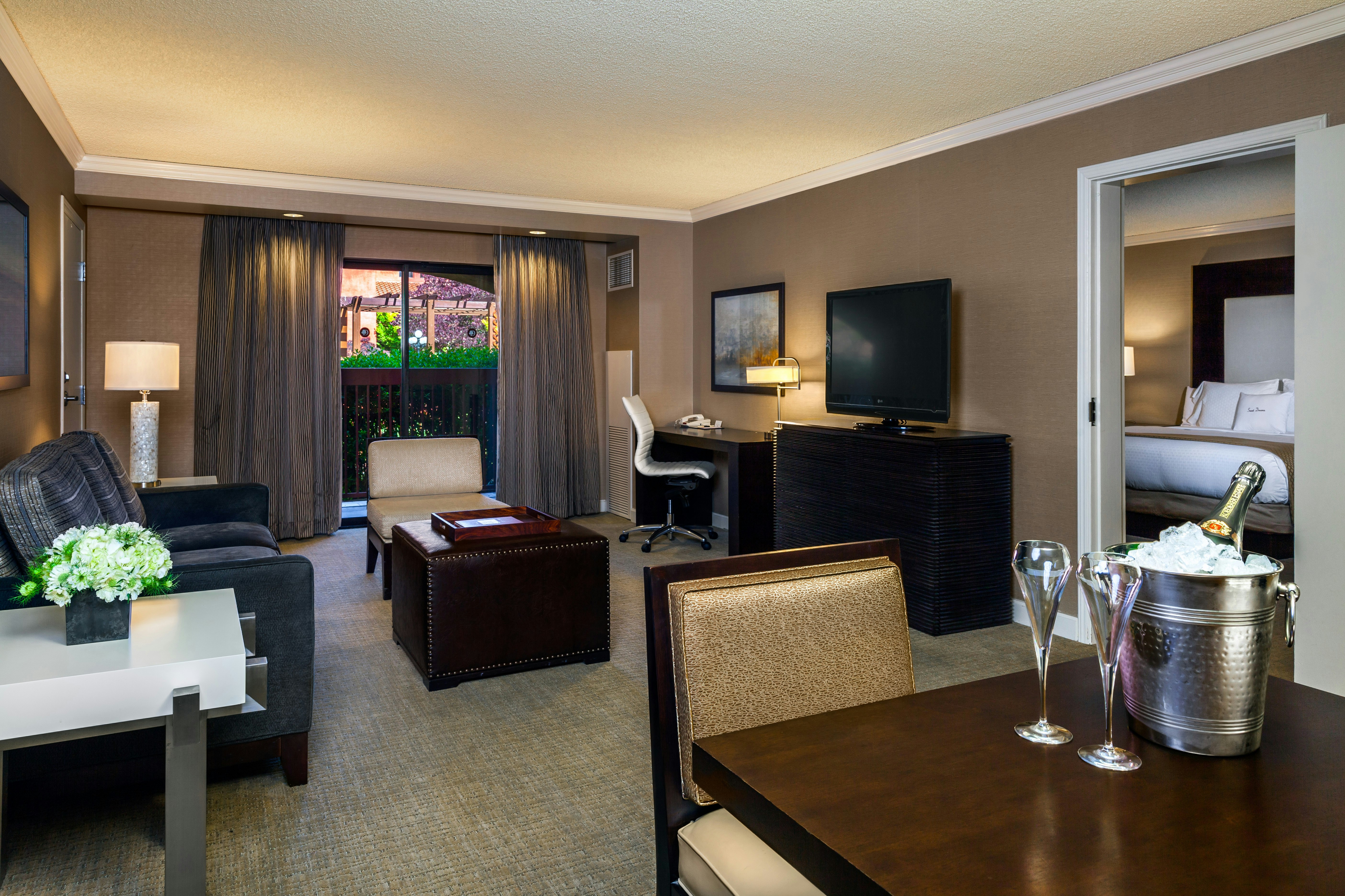 1 KING 2 ROOM PARLOR SUITE