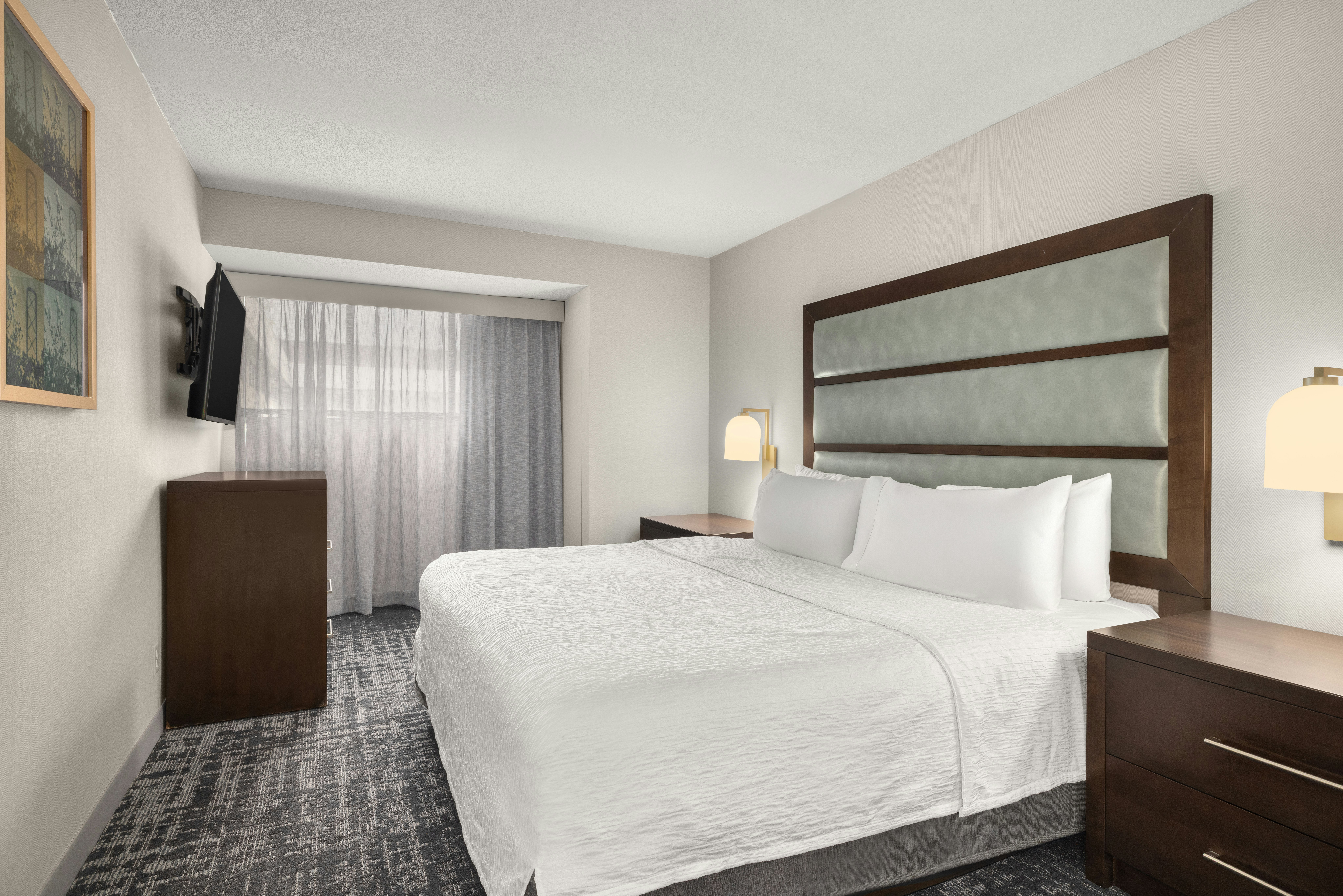 2 KING BEDS- 2BDRM STE NS