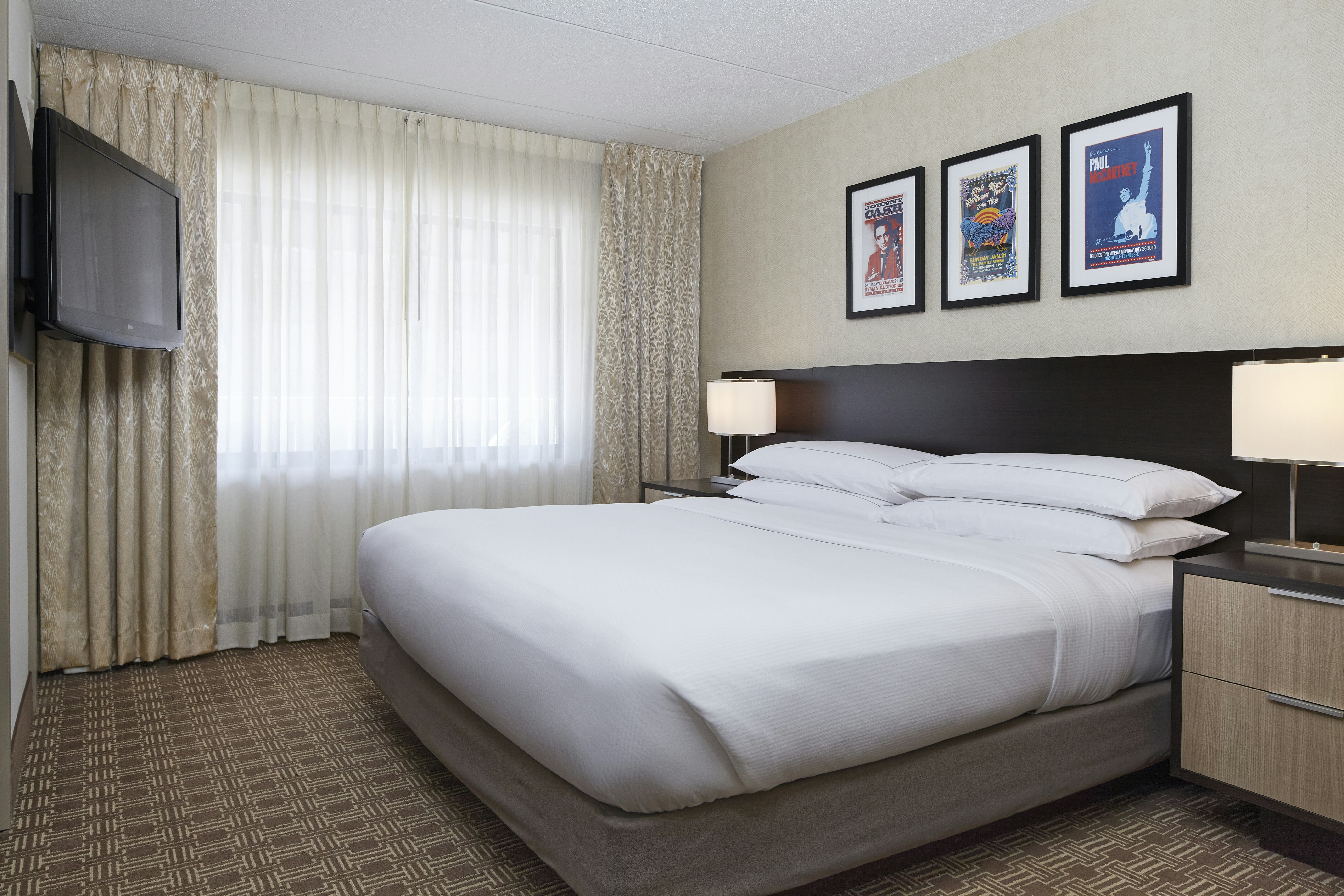 DoubleTree Suites by Hilton Hotel Nashville Airport